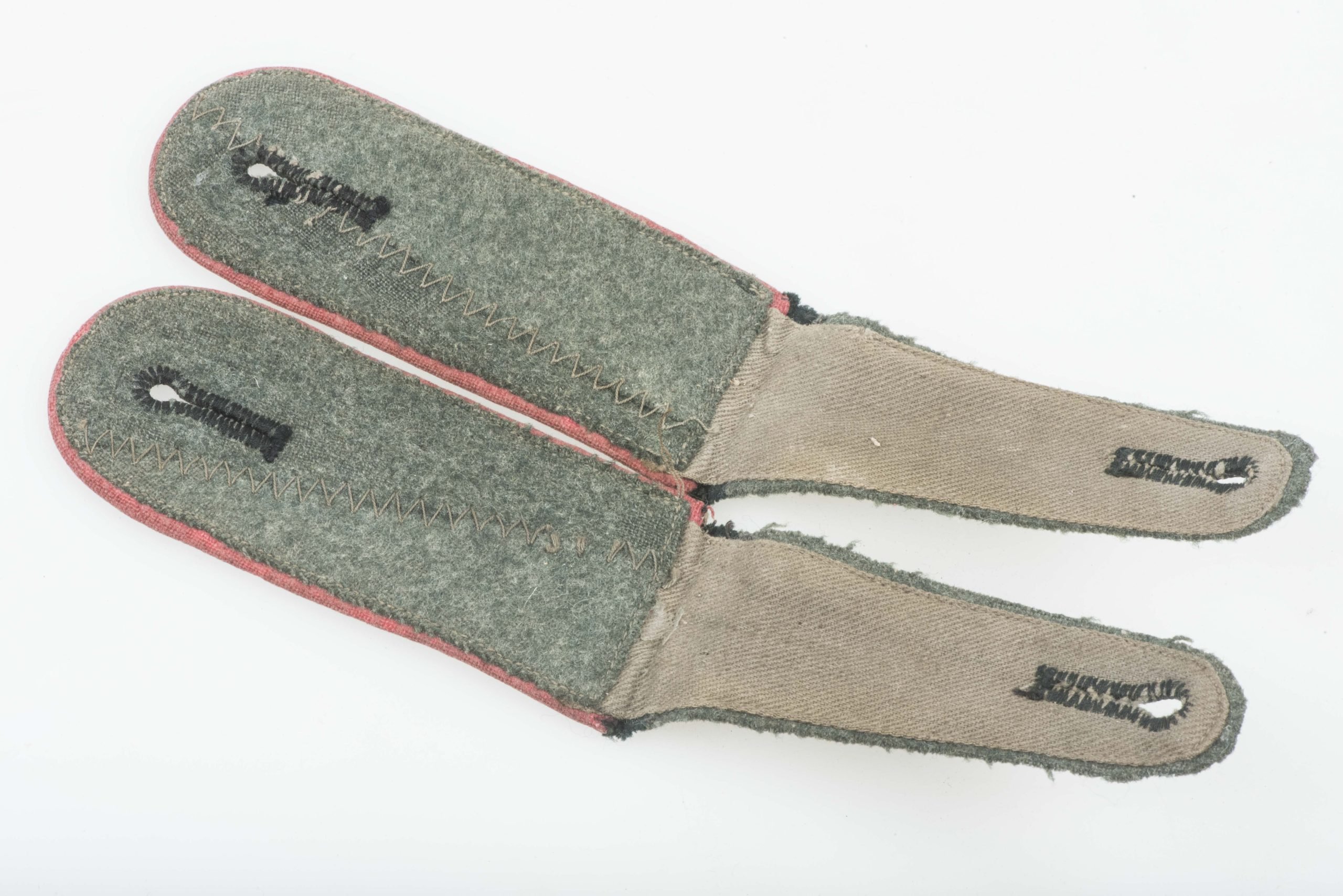 Rare M36 EM shoulderstraps for Panzerjäger — image 9