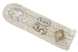 Single Heer shoulderboard for a Leutnant in IR 56