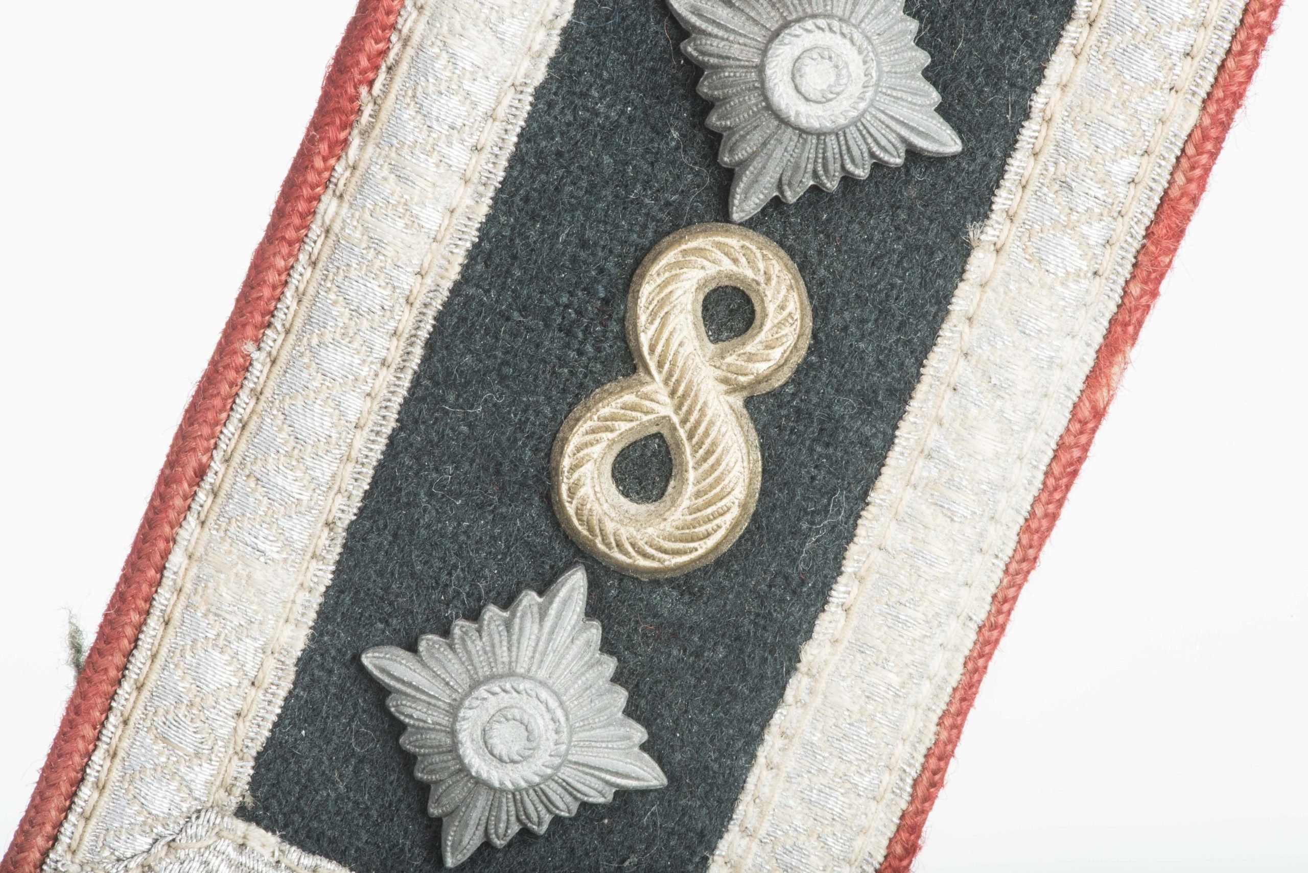 Single Heer NCO shoulderstrap for a Hauptfeldwebel der AR 8 — image 3