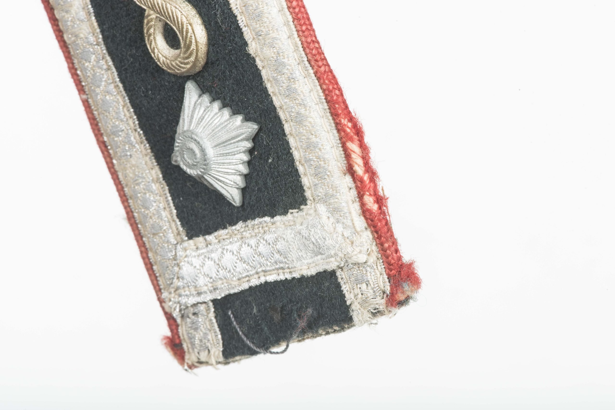 Single Heer NCO shoulderstrap for a Hauptfeldwebel der AR 8 — image 4