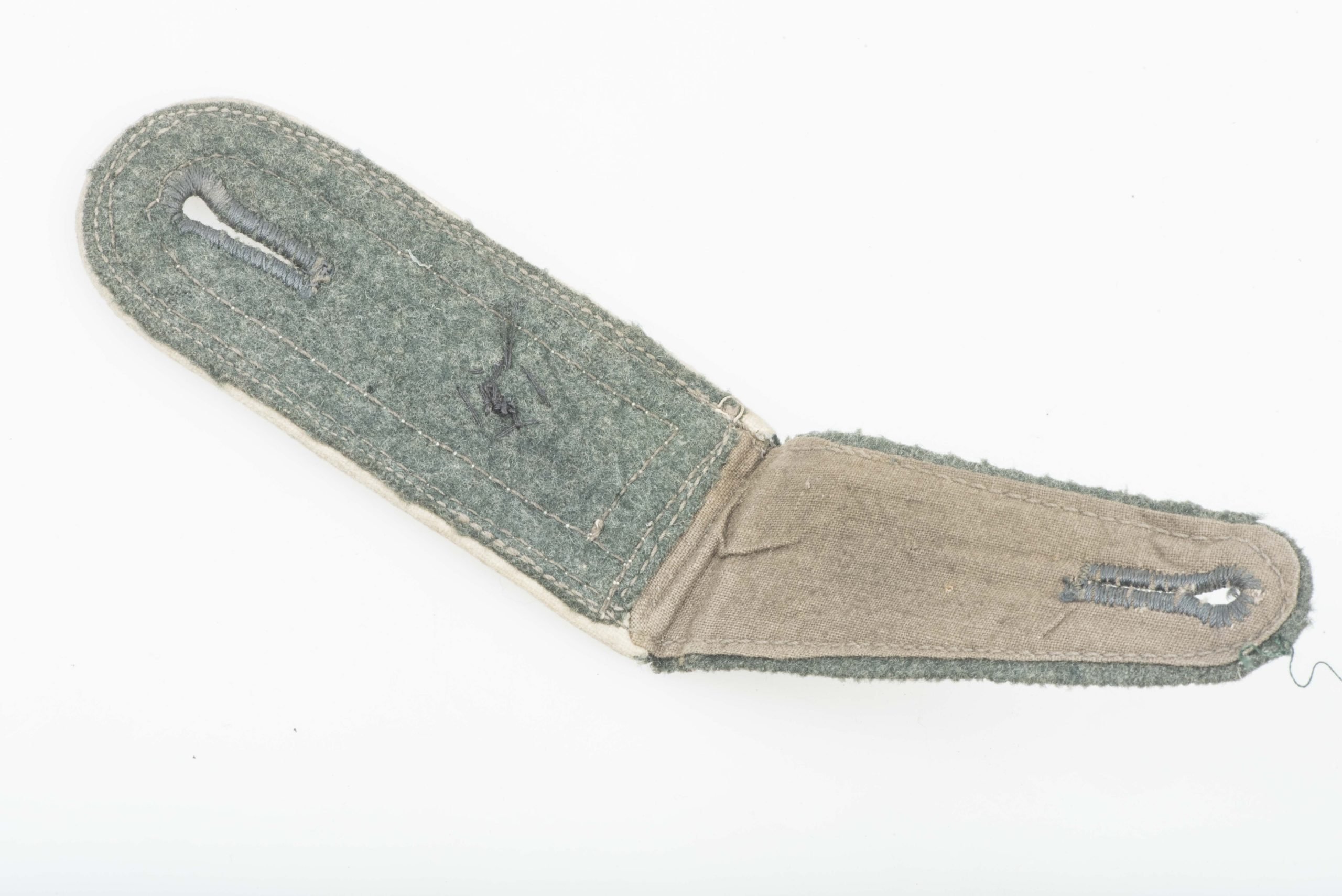 Single Heer NCO shoulderstrap for a Feldwebel der Infanterie — image 4