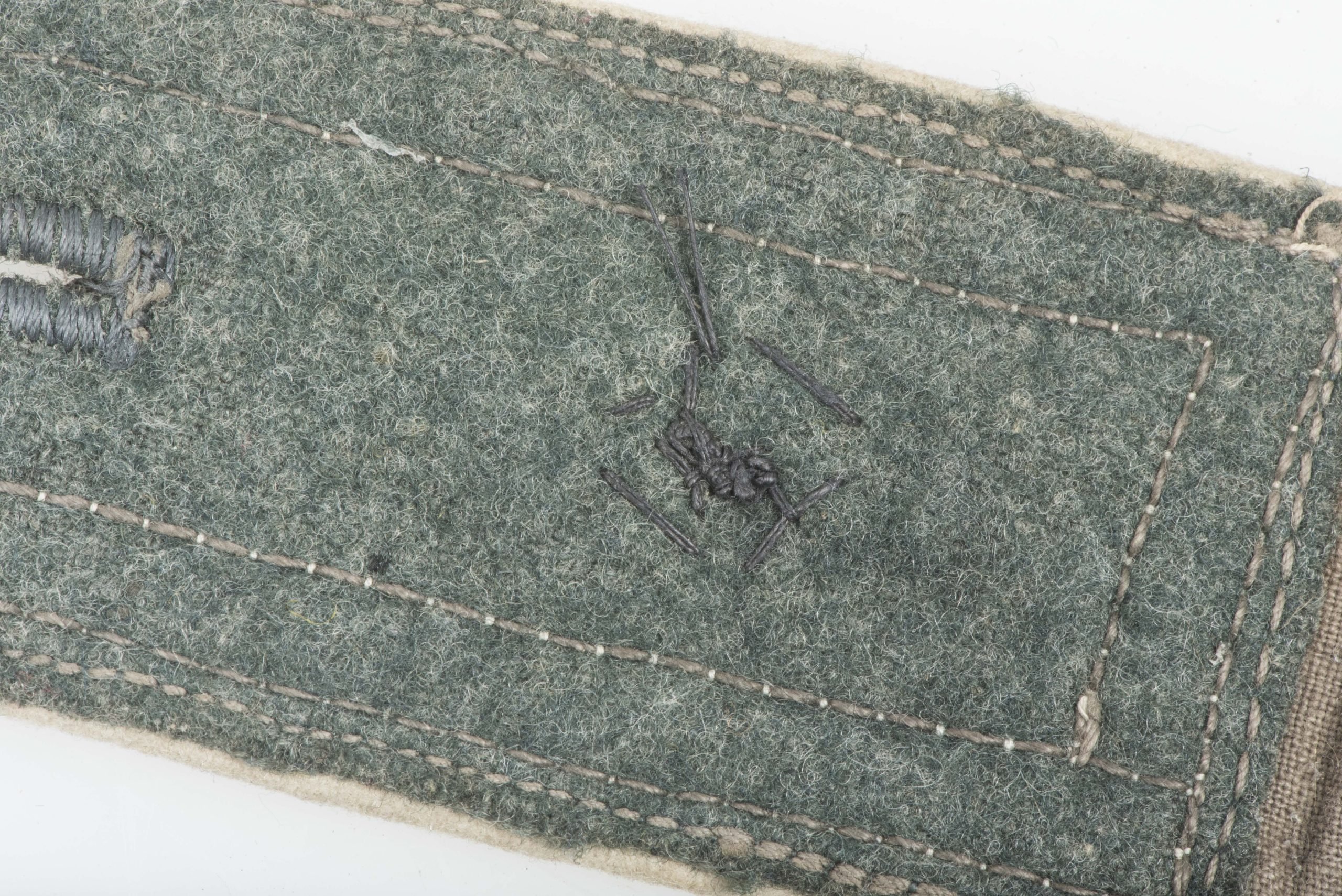 Single Heer NCO shoulderstrap for a Feldwebel der Infanterie — image 5