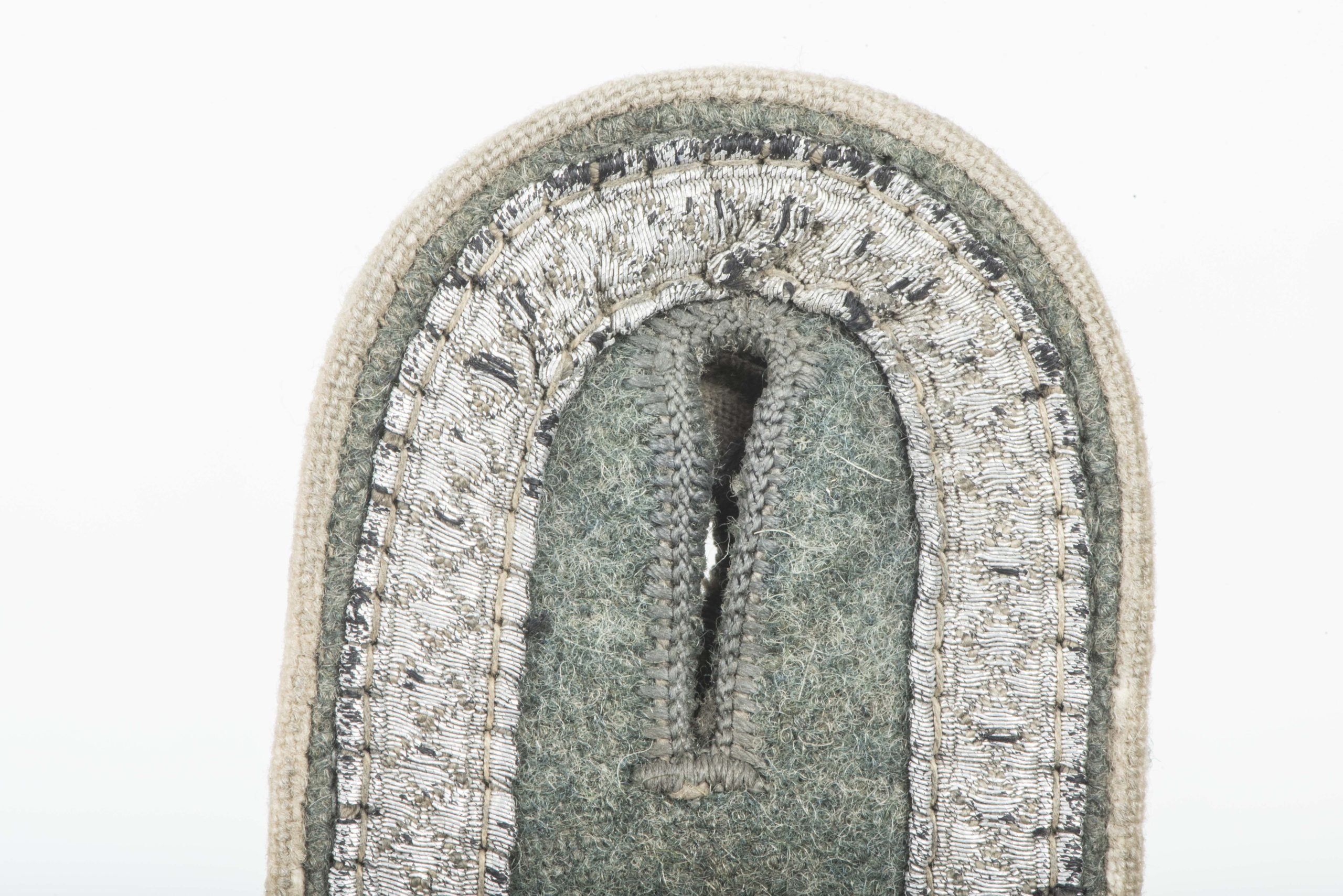 Single Heer NCO shoulderstrap for a Feldwebel der Infanterie — image 6