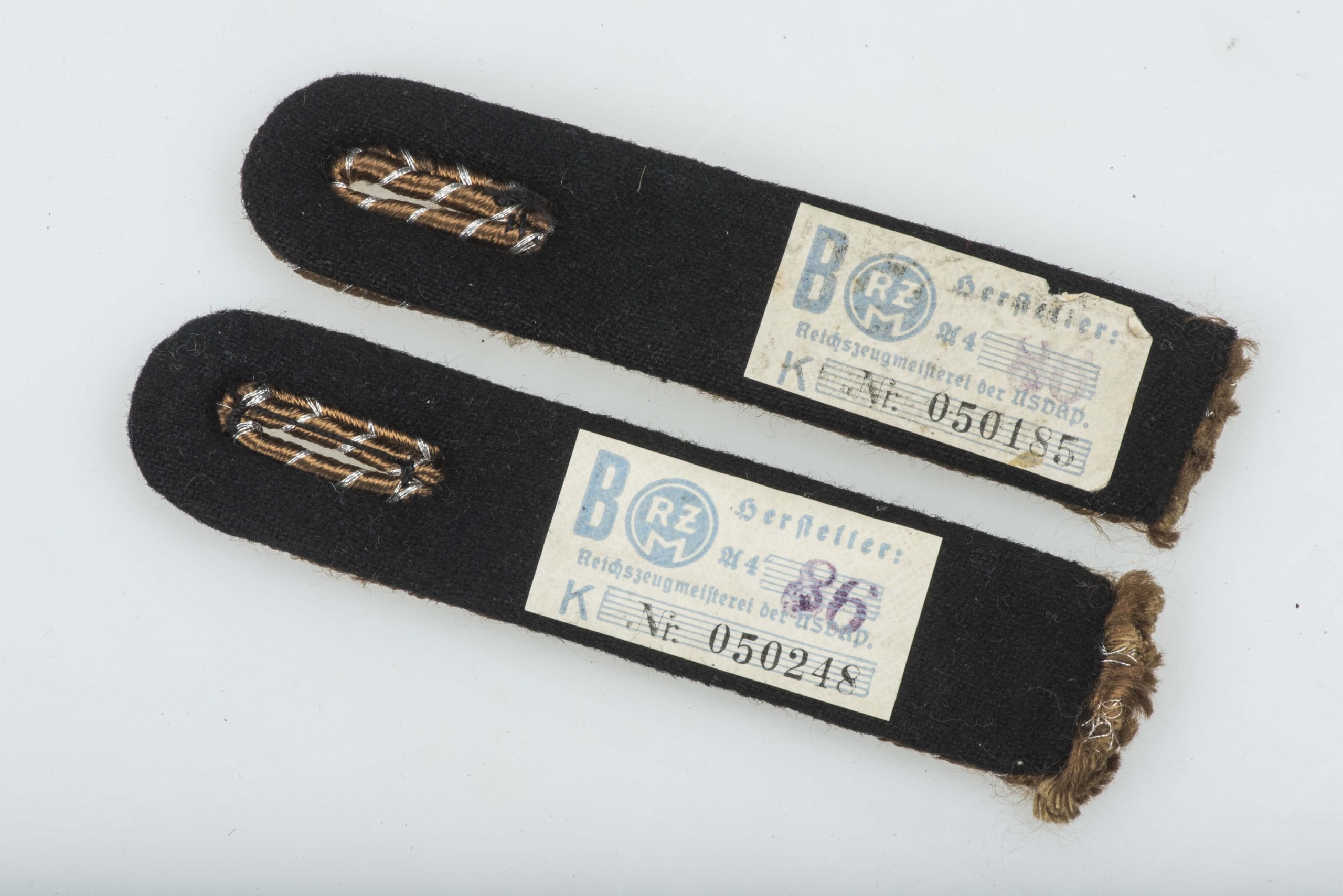 Matching Sturmabteilung shoulderstraps with RZM tags — image 2