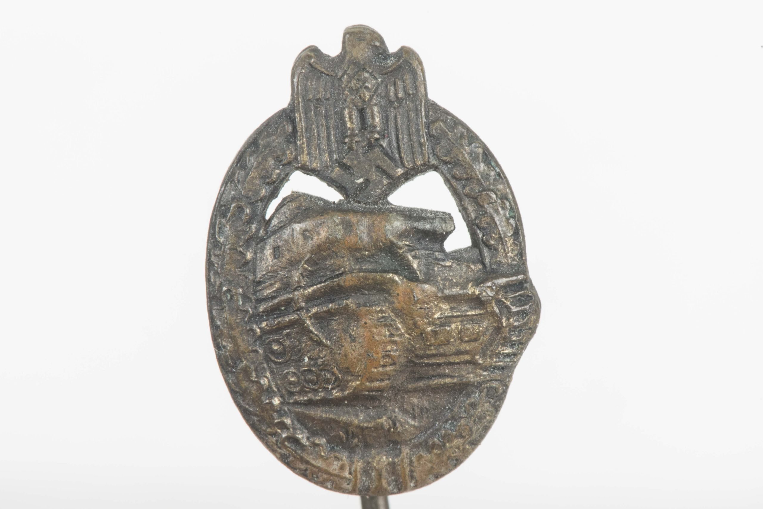Miniature panzer assault badge pin — image 3