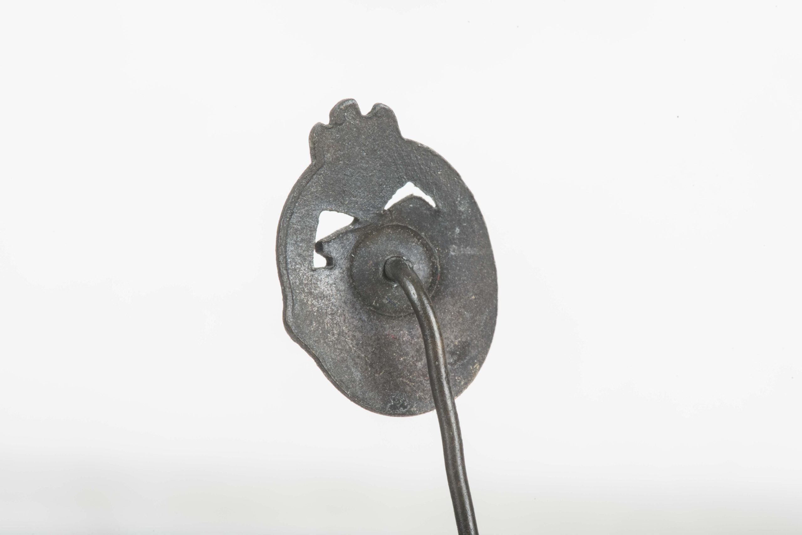 Miniature panzer assault badge pin — image 4