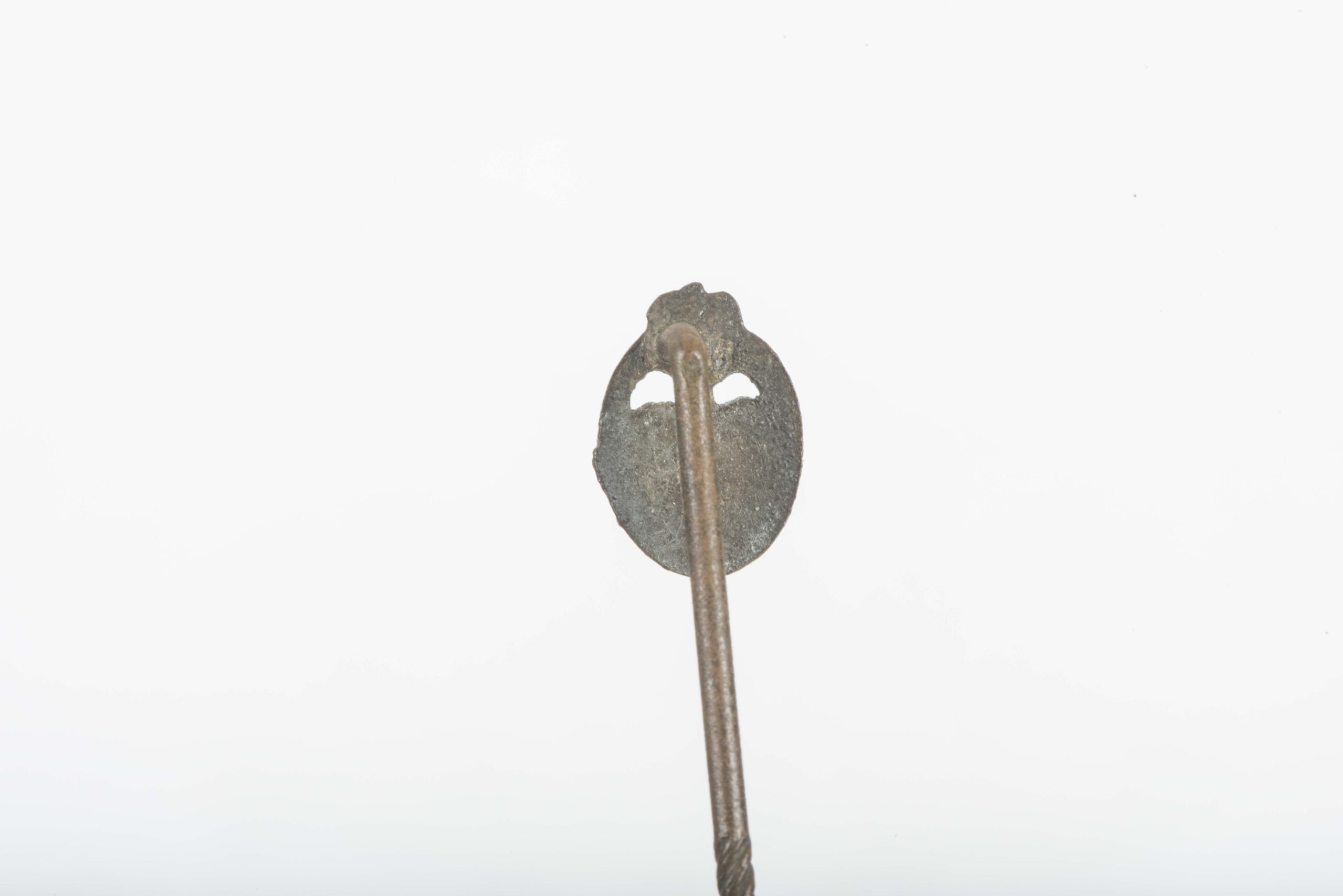 Miniature panzer assault badge pin — image 4