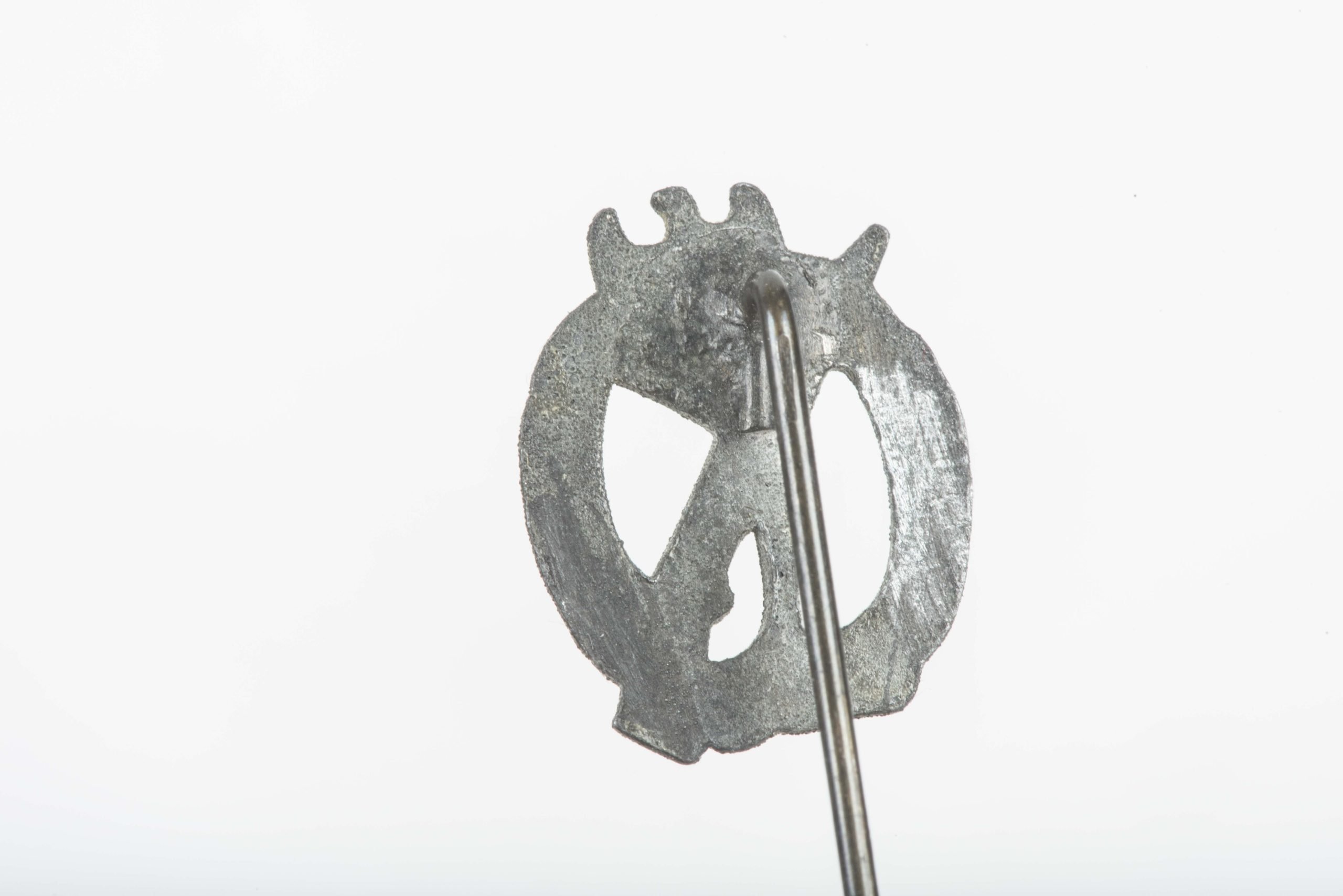 Miniature infantry assault badge pin — image 3