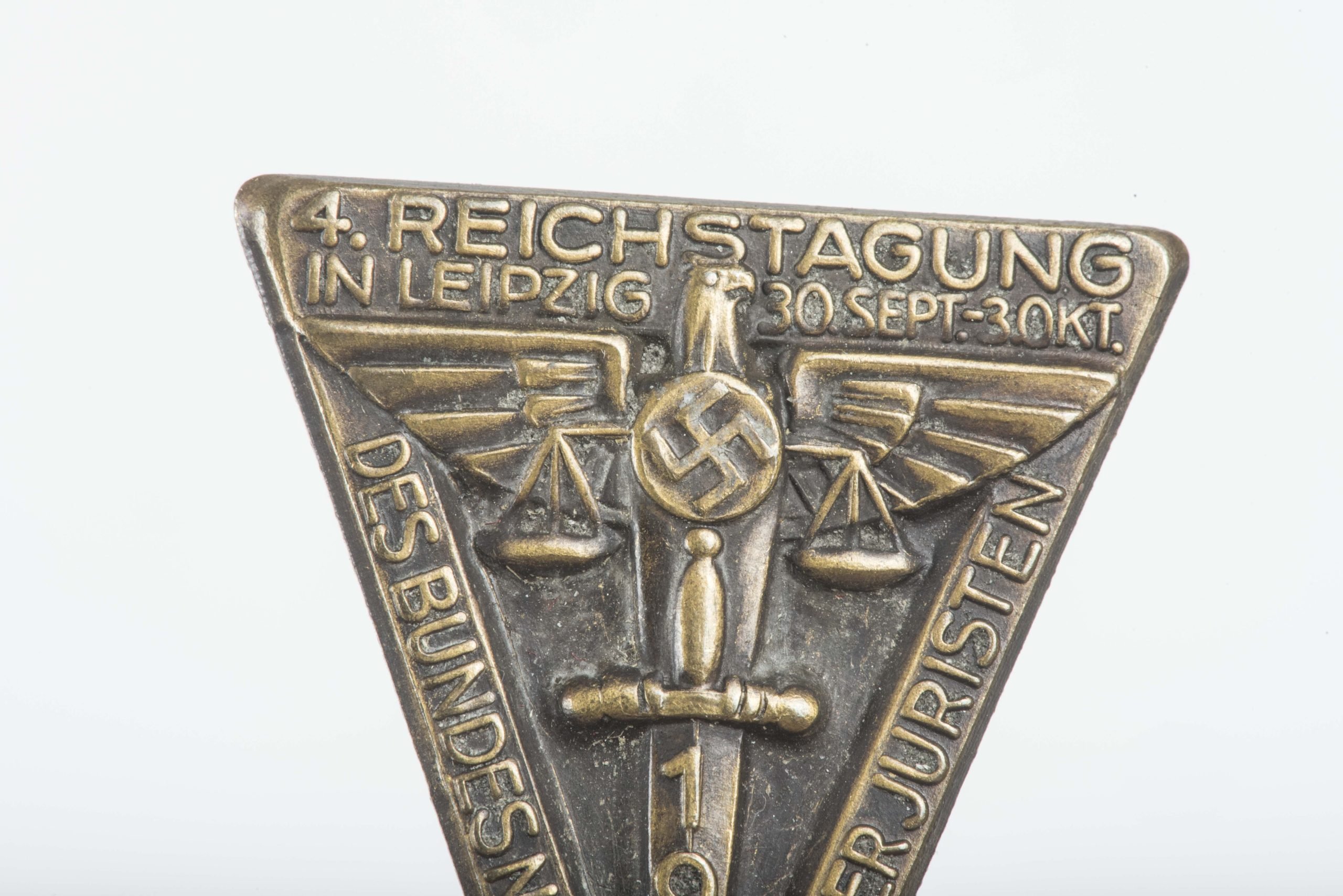Rare tinnie 4. Reichstagung in Leipzig Des Bundesnational Sozialisten Deutscher Juristen 1933 — image 3