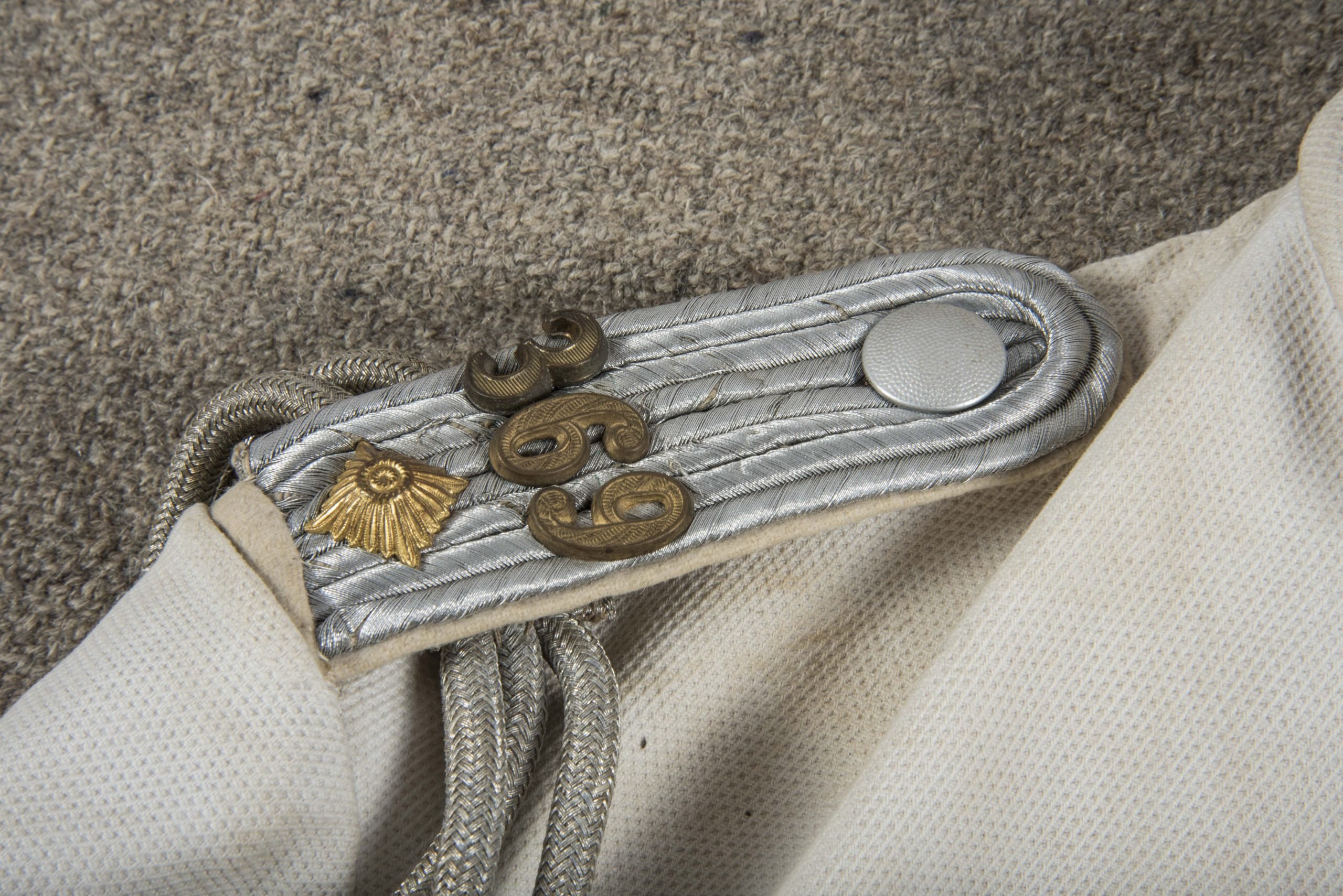 White dress blouse for a Oberleutnant in Kroatisches Infanterie regiment 369 — image 7