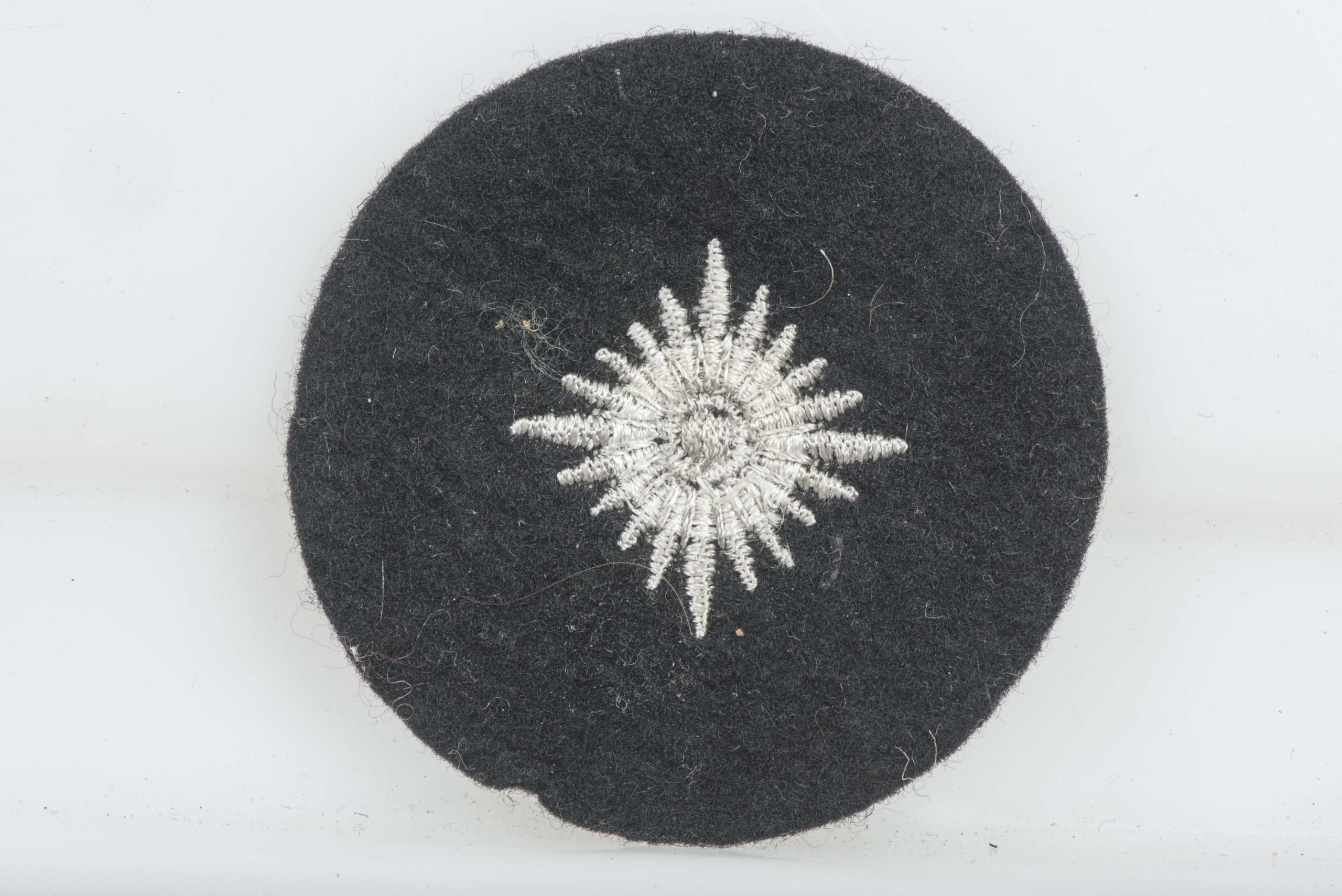 Heer / Waffen-SS sleeve rank for a Oberschütze — image 3