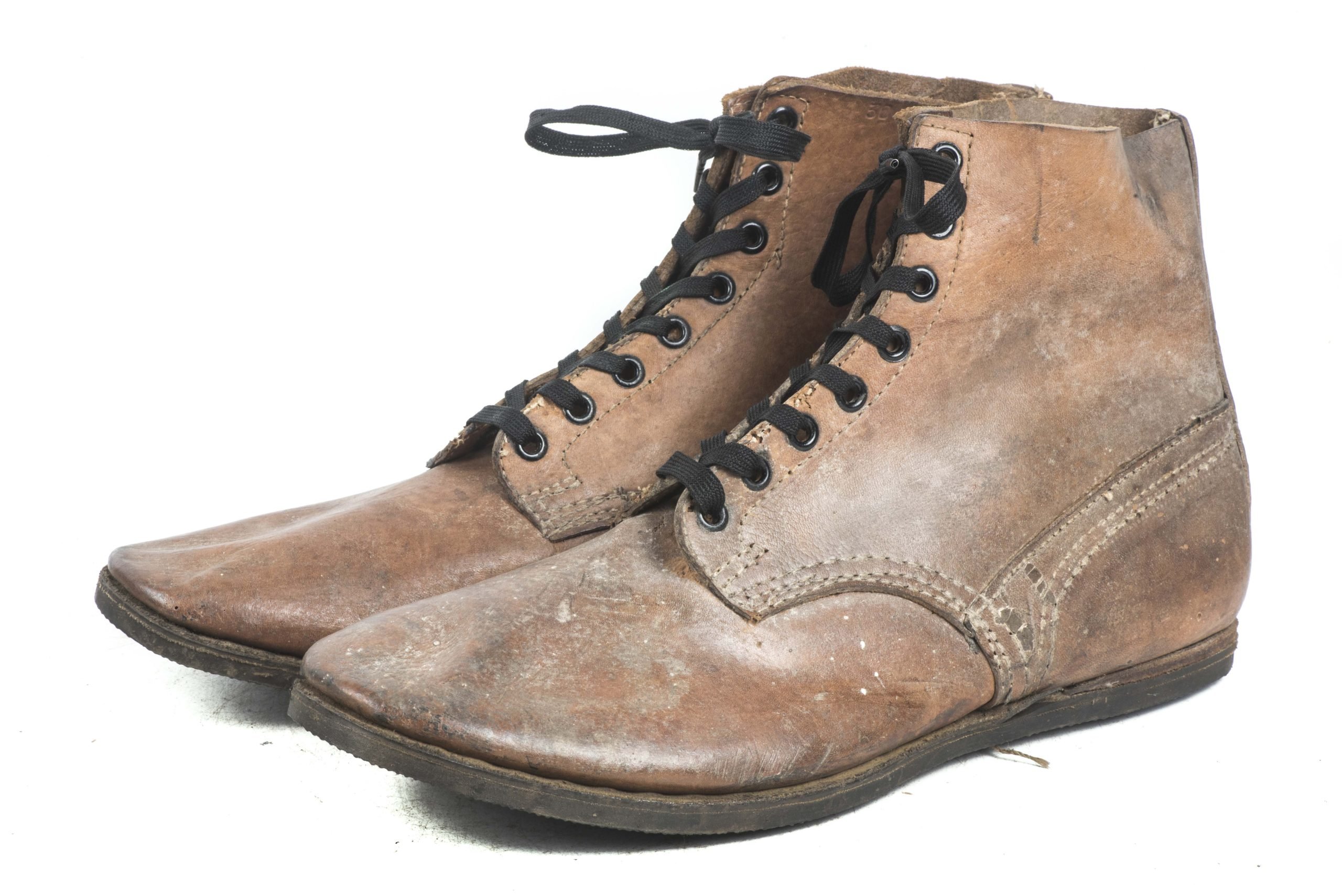 Rare Luftwaffe rubber soled Pilot and Mechanic service shoes — image 2