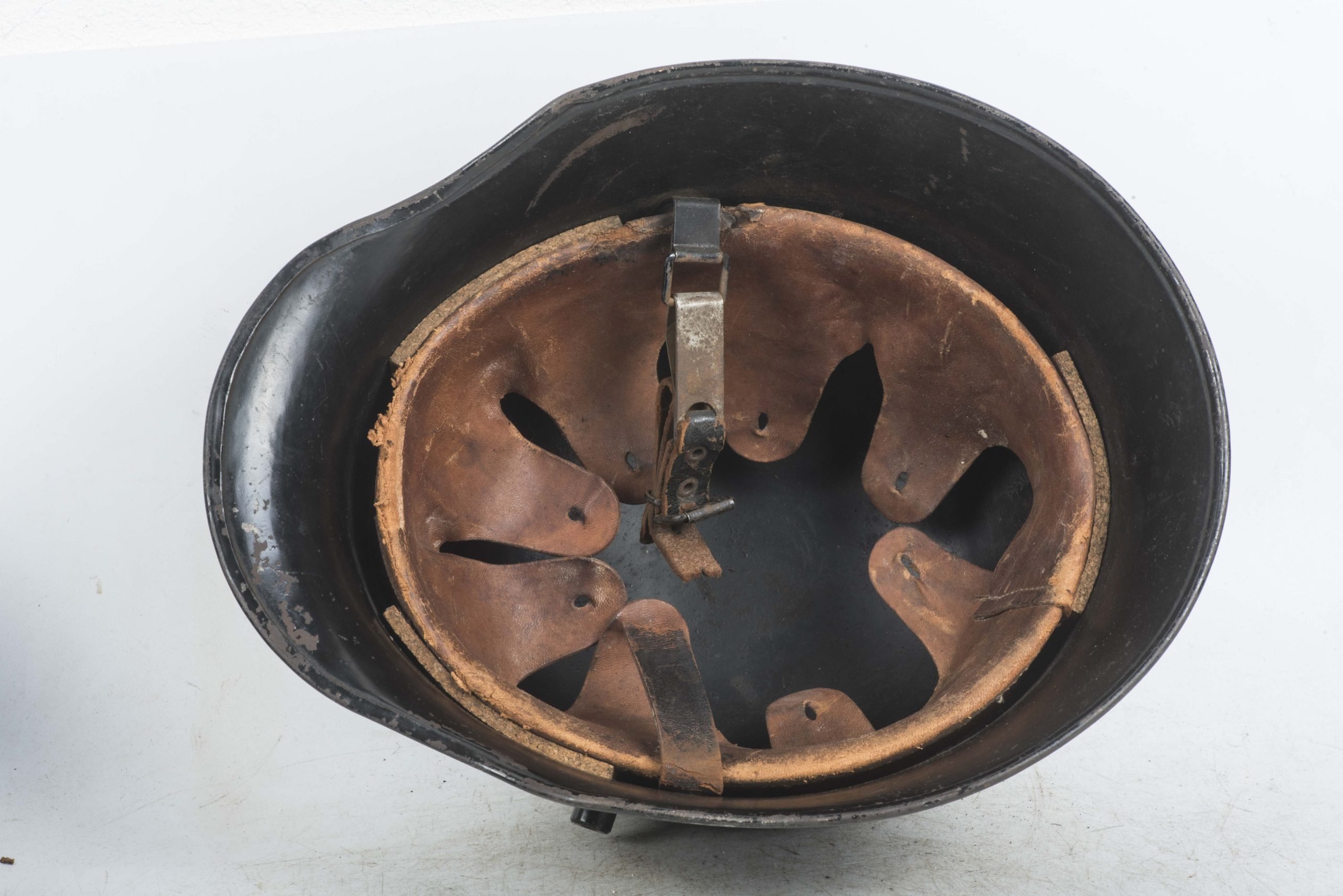 Rare M18 Luftschutz helmet — image 7