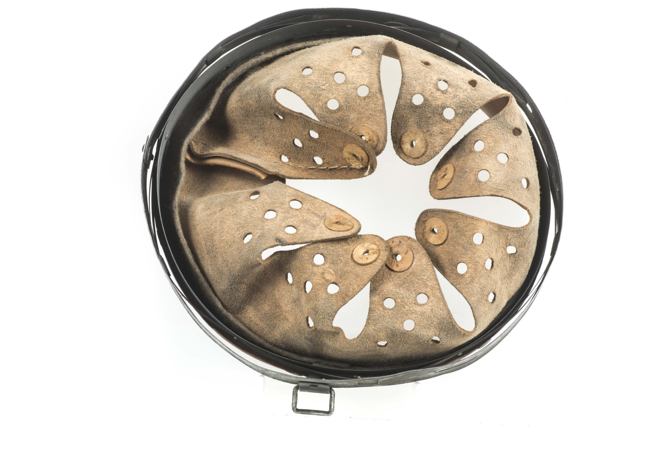 German helmet liner marked RBNr. 0/0471/0048 1943 size 66/58 — image 2