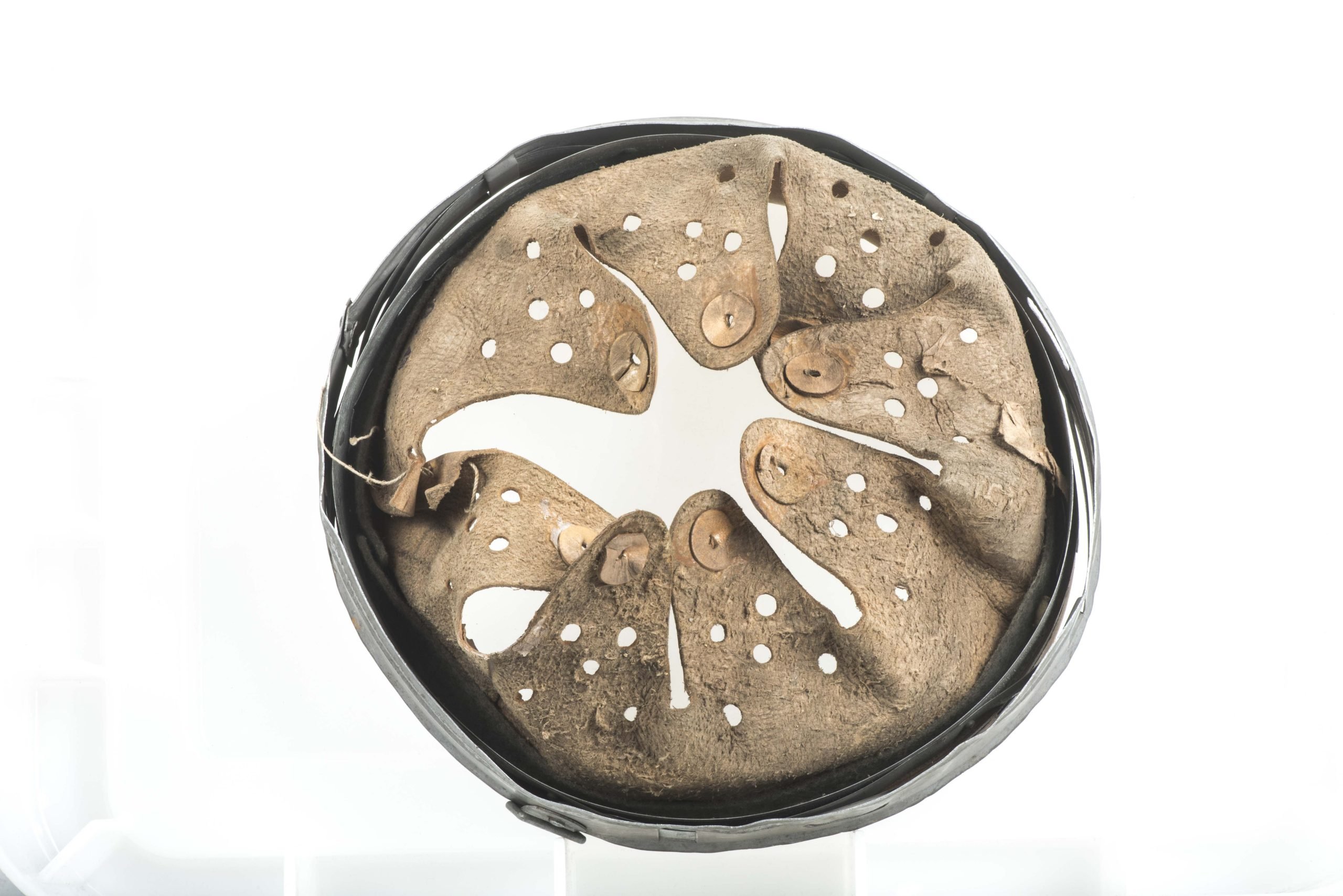 German helmet liner marked RBNr. 0/0256/0038 1943 size 66/58 — image 3