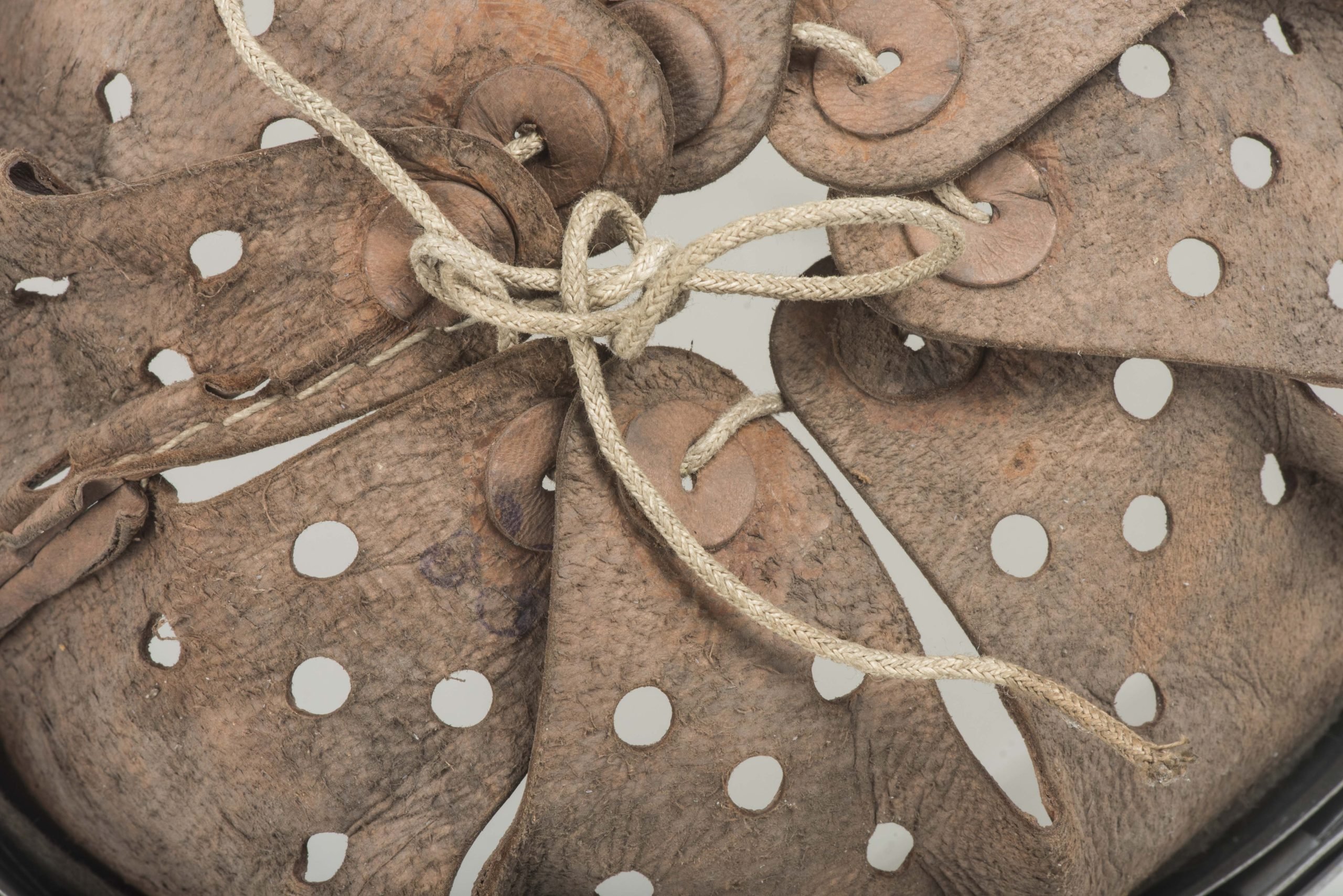 Rare pre war German helmet liner marked Schuberth-Werk 1938 size 64/56 — image 3