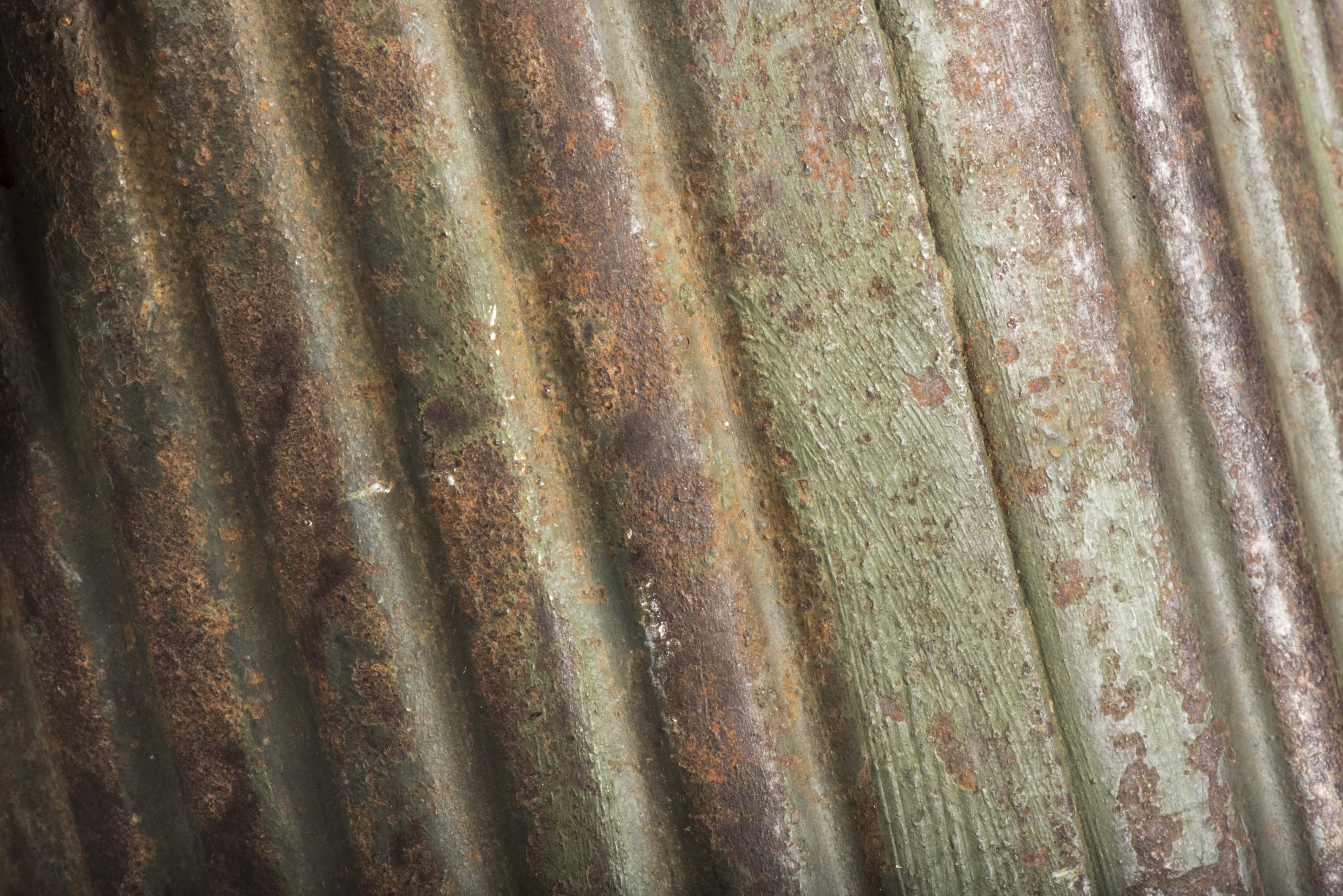 Short M38 gasmask canister in brush painted three-tone camouflage paint — image 25