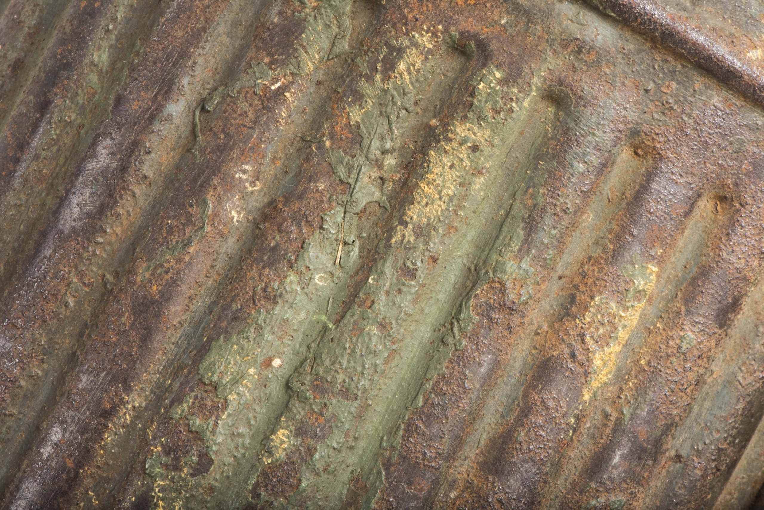 Short M38 gasmask canister in brush painted three-tone camouflage paint — image 28