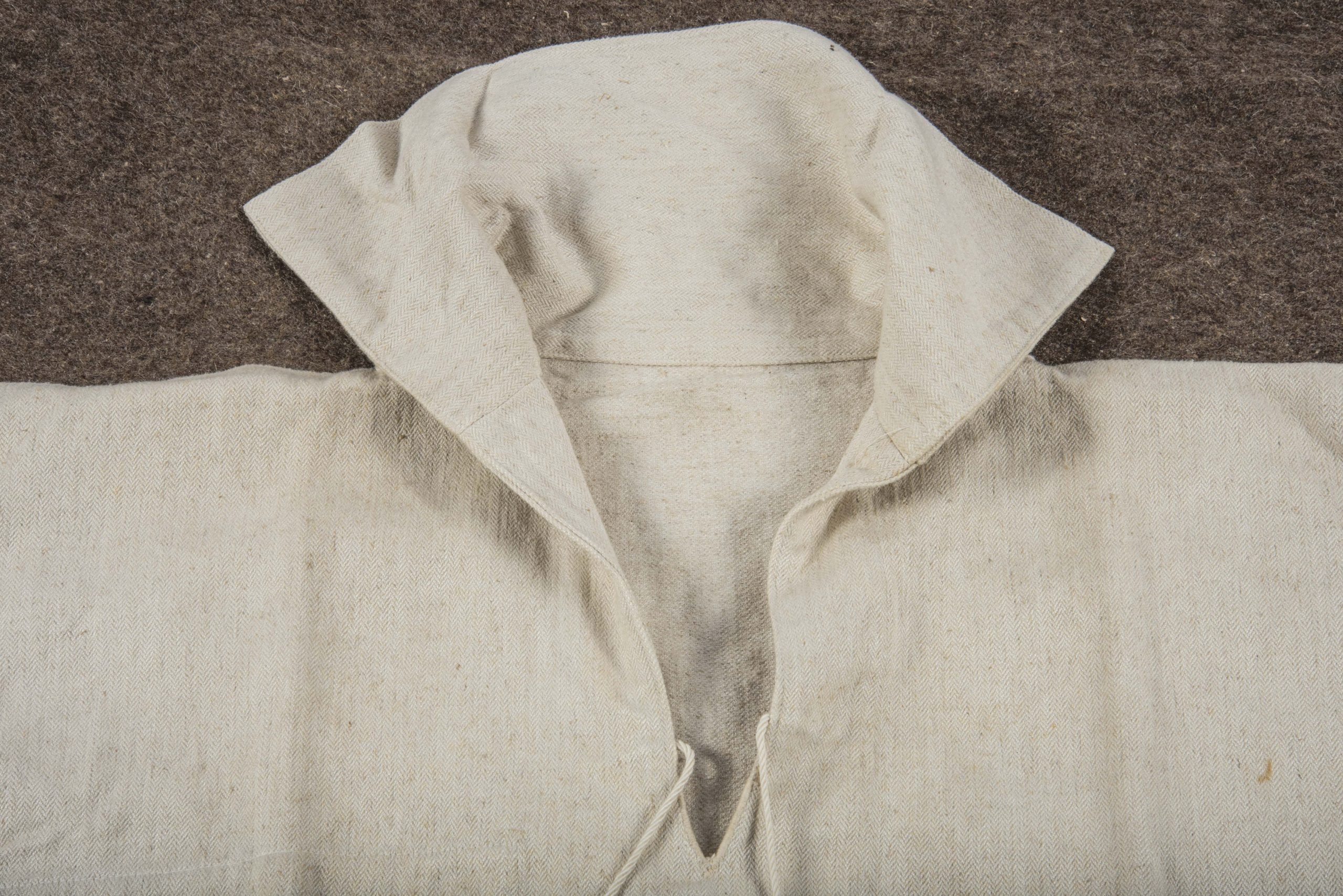 Unissued Kriegsmarine HBT work shirt marked Kaup Kiel II — image 2