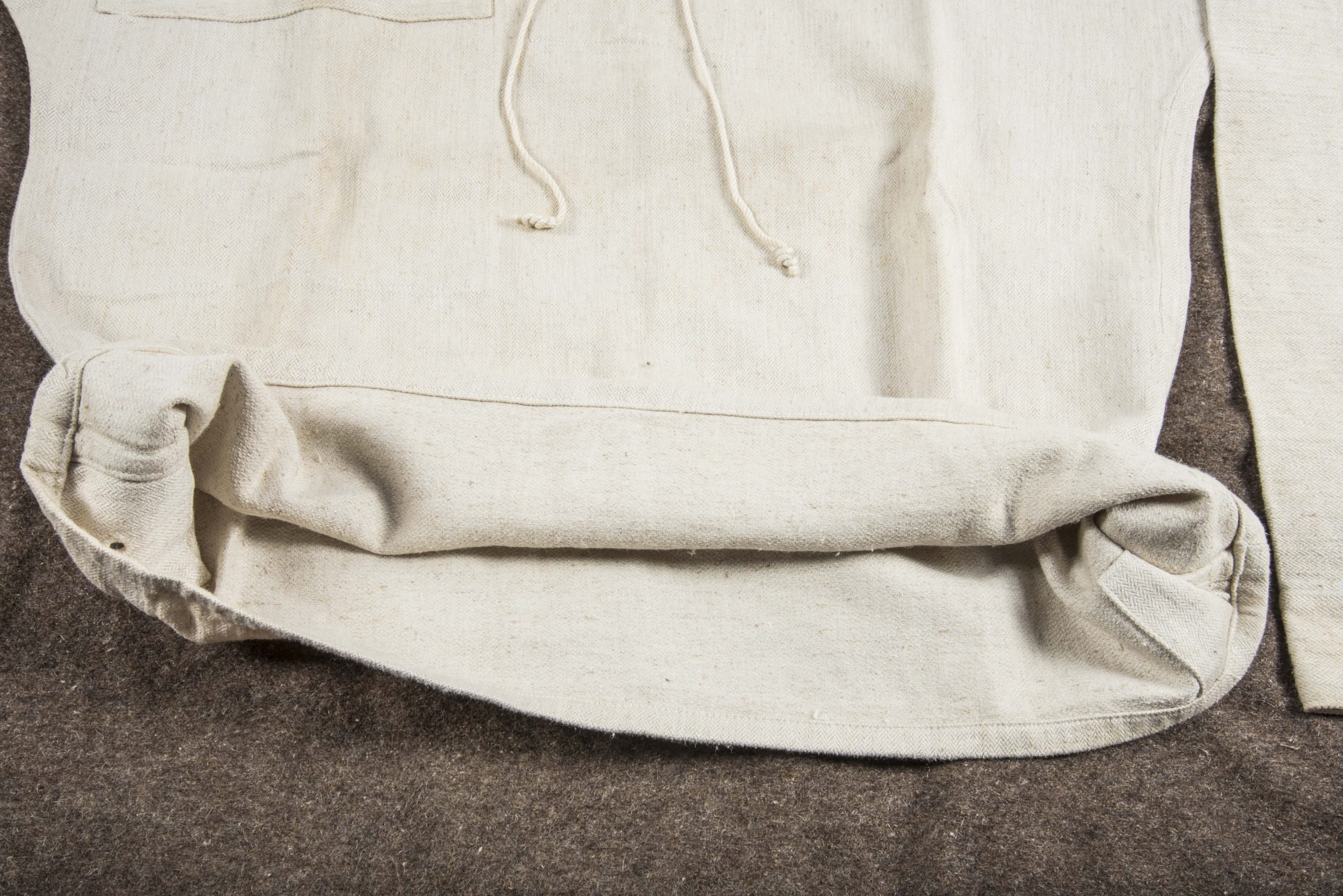 Unissued Kriegsmarine HBT work shirt marked Kaup Kiel II — image 4