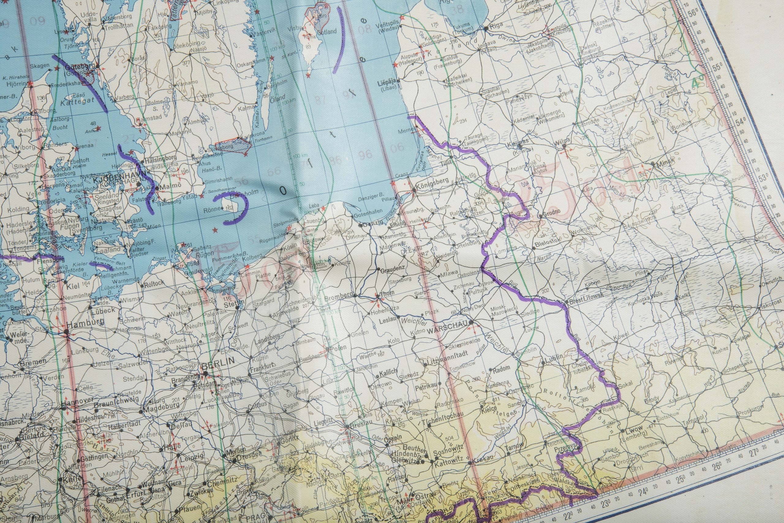 German 1:4 000 0000 flight map Westeuropa u. Atl Ozean — image 12