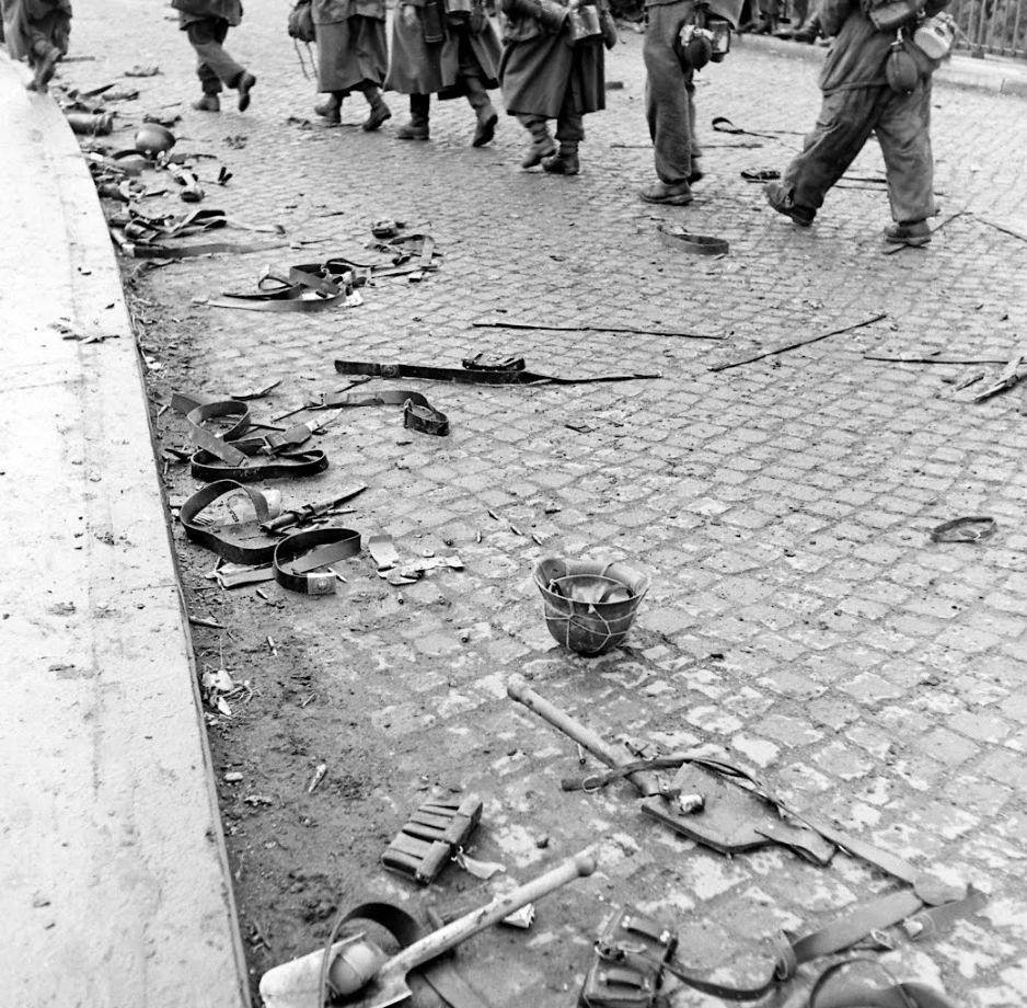 Rare converted folding E-tool carrier — image 9