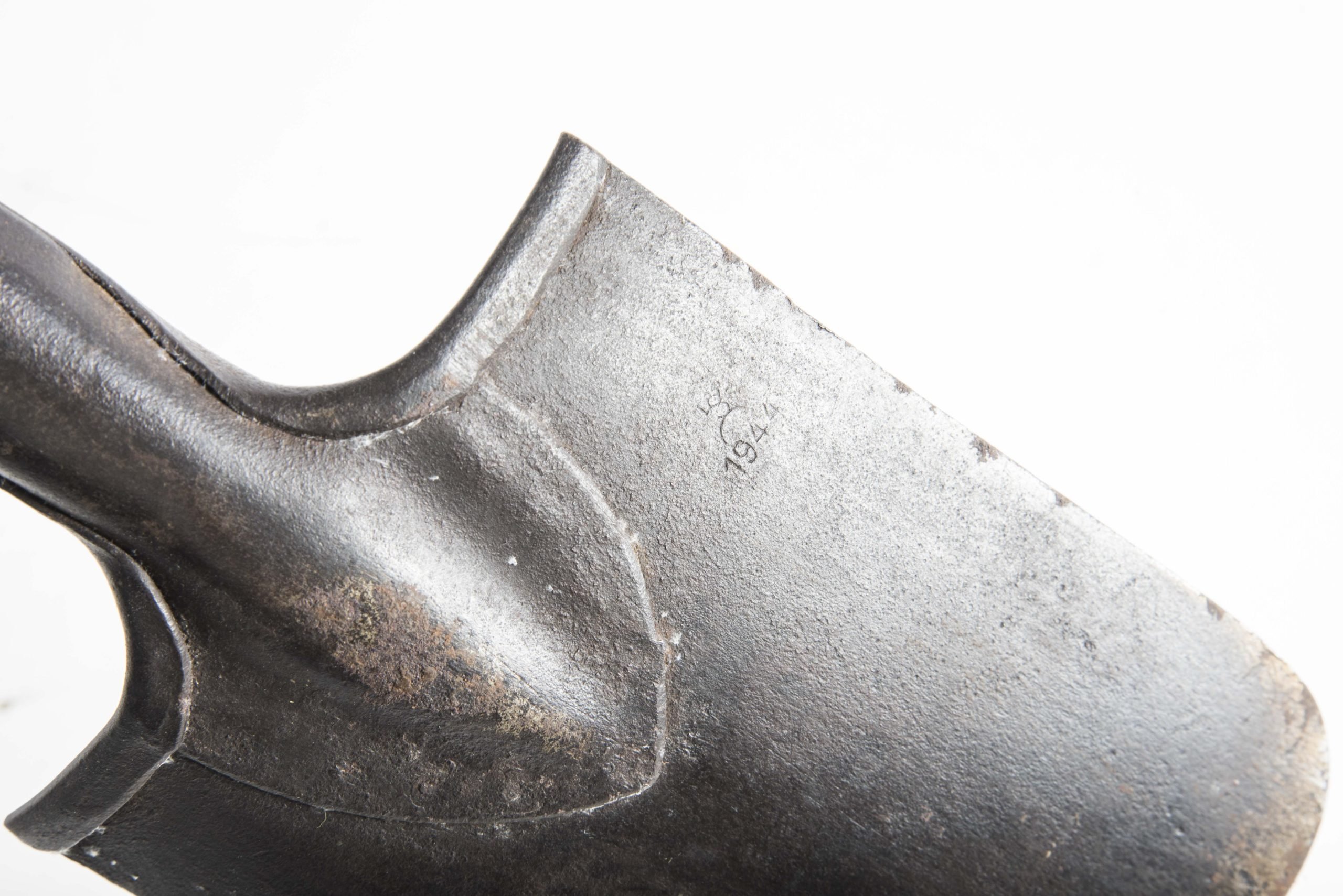 Straight E-tool dated 1944 with carrier marked EUE/42 — image 3