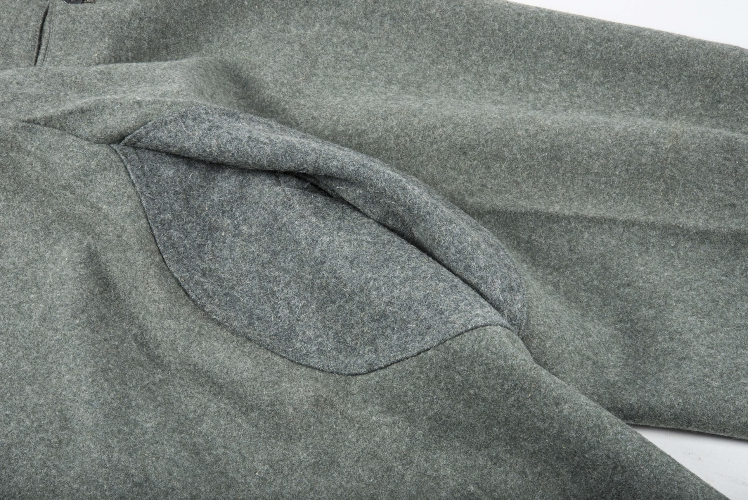 Unissued Waffen-SS M43 Keilhosen marked 117 — image 15