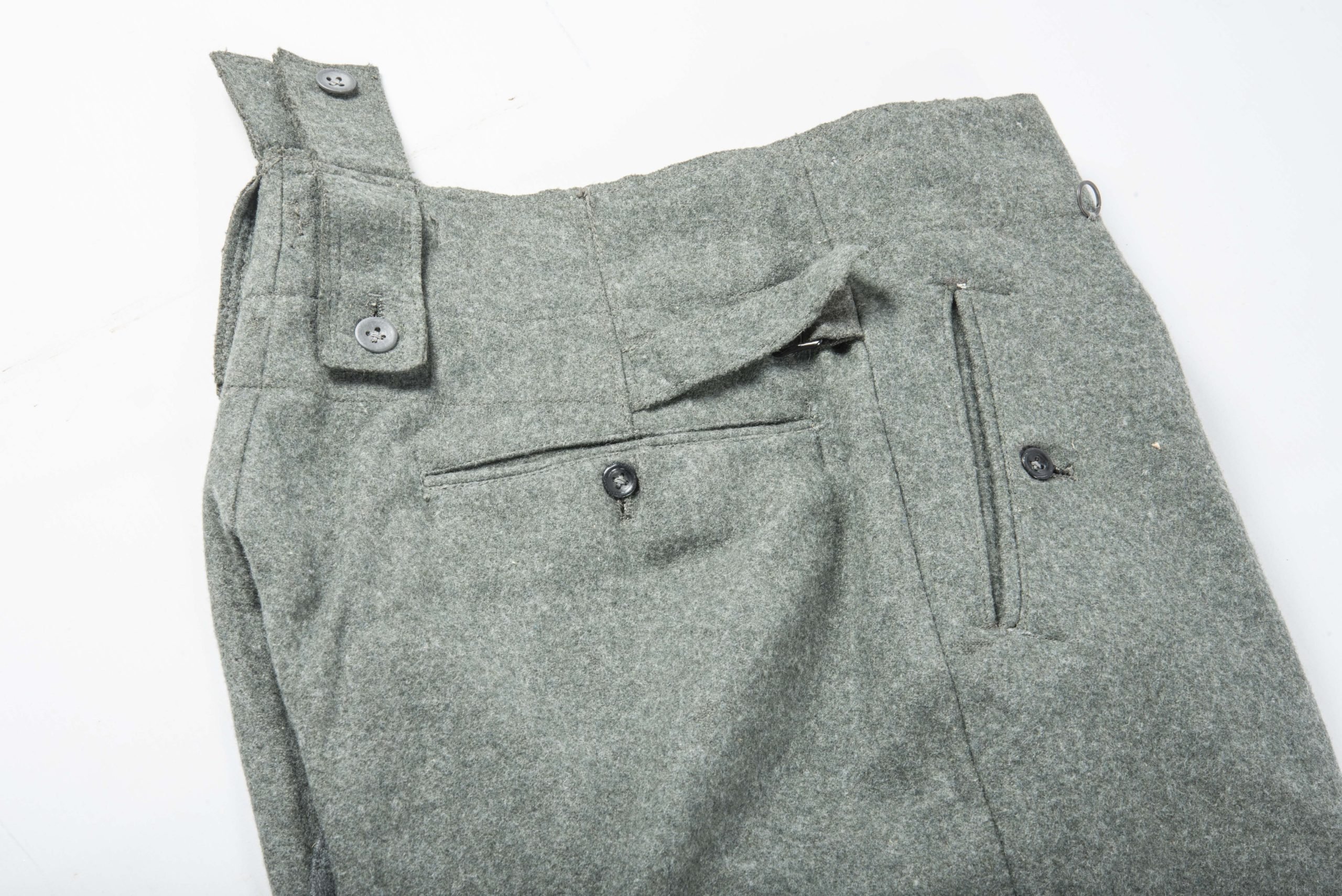 Unissued Waffen-SS M43 Keilhosen marked 117 — image 2