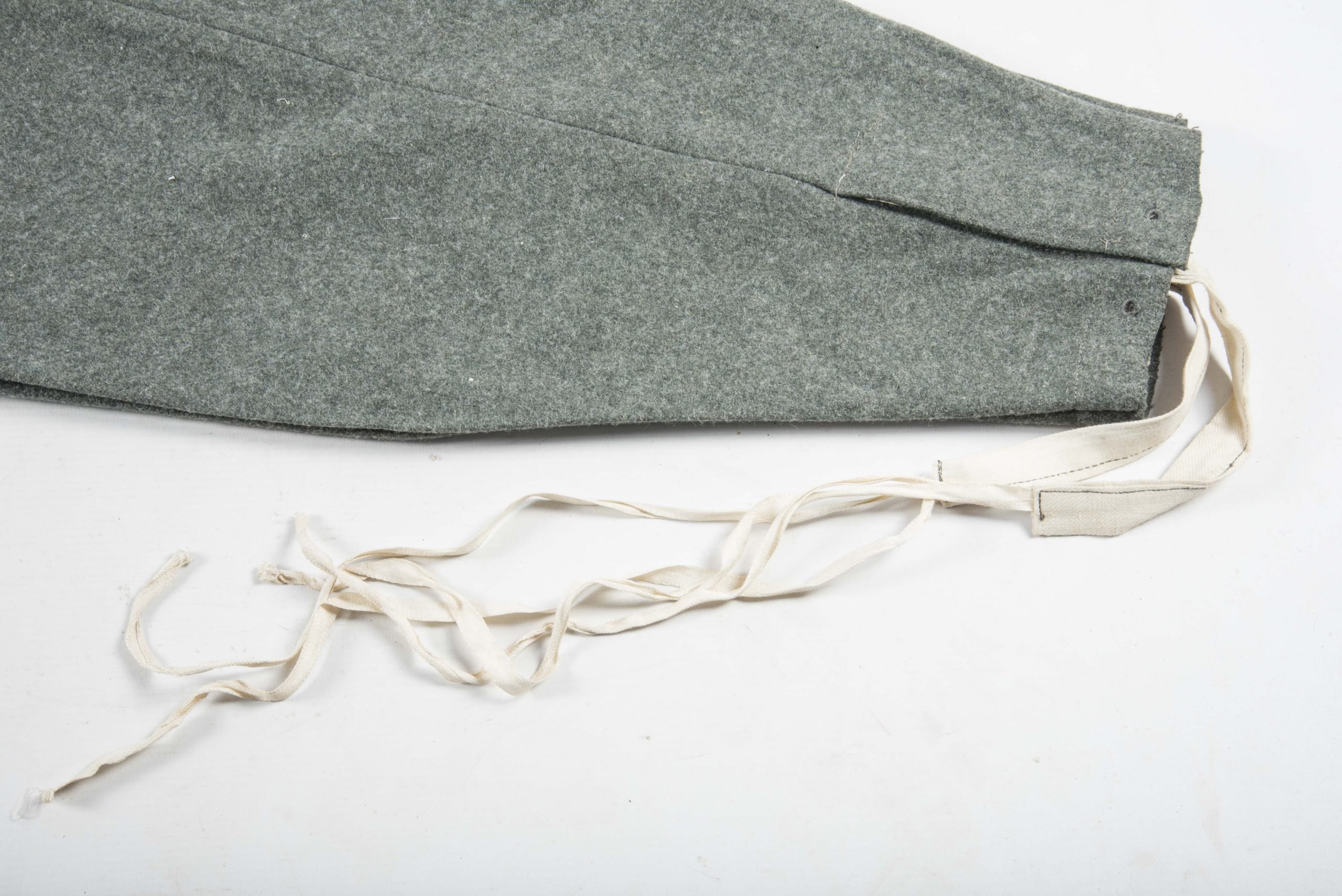 Unissued Waffen-SS M43 Keilhosen marked 117 — image 3