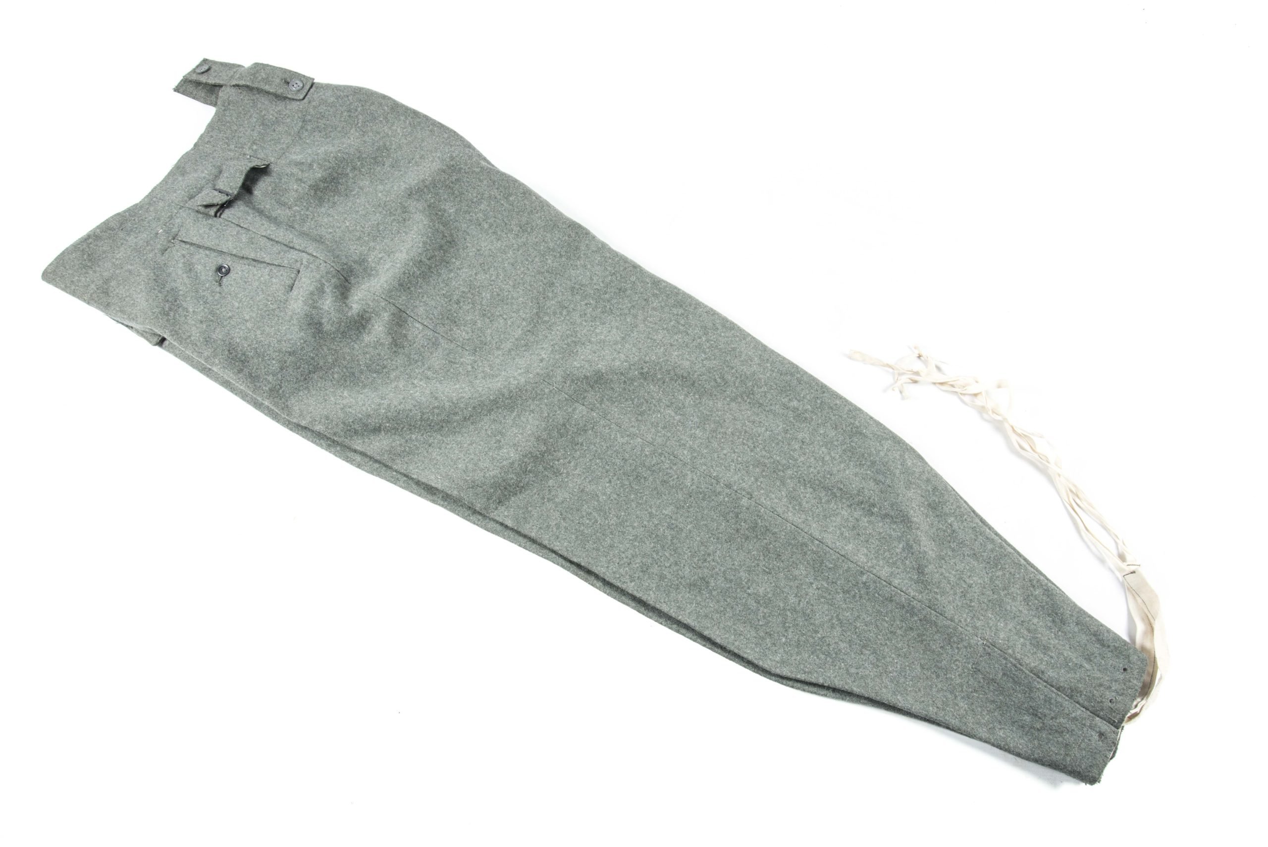 Unissued Waffen-SS M43 Keilhosen marked 117 — image 4