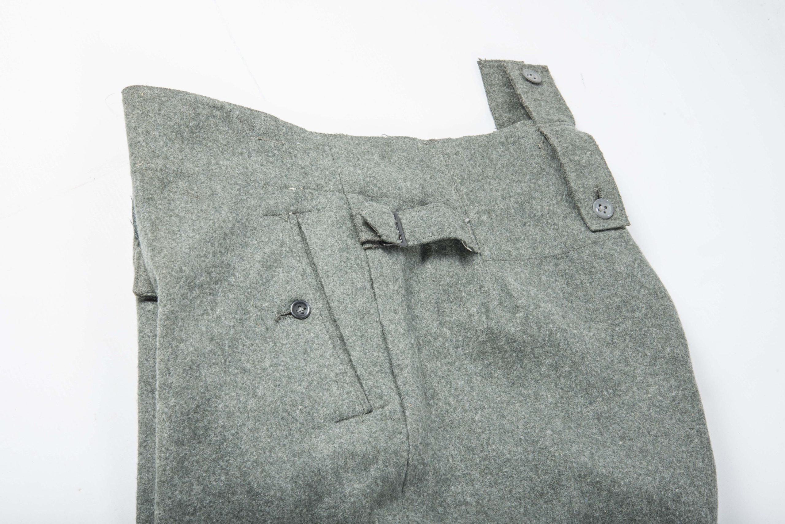 Unissued Waffen-SS M43 Keilhosen marked 117 — image 5