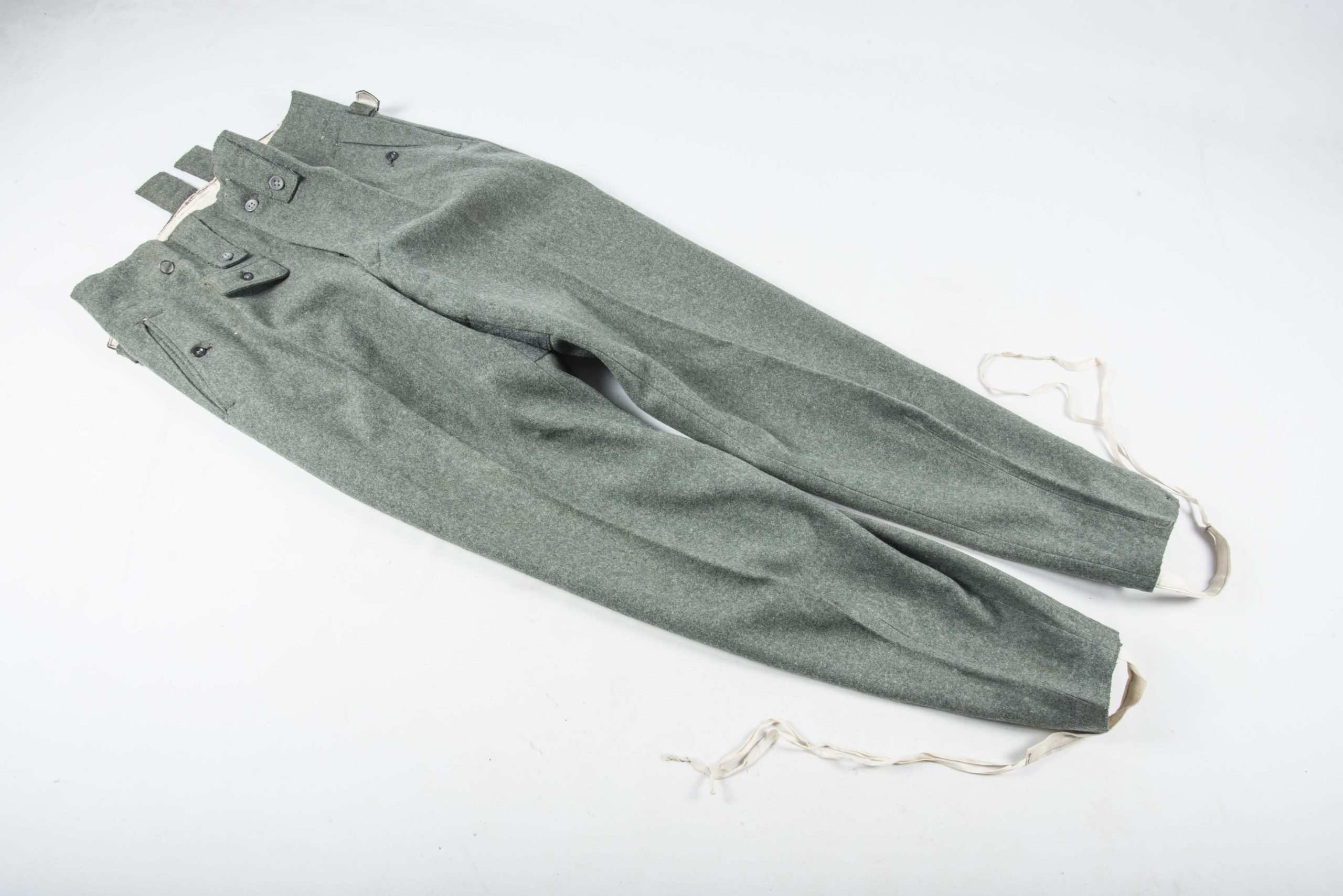 Unissued Waffen-SS M43 Keilhosen marked 117 — image 6