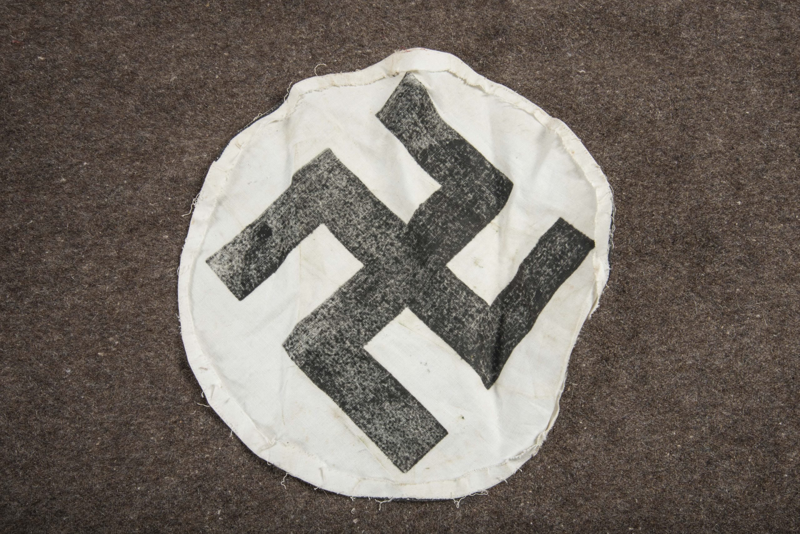 German flag center roundel size 27 cm — image 2