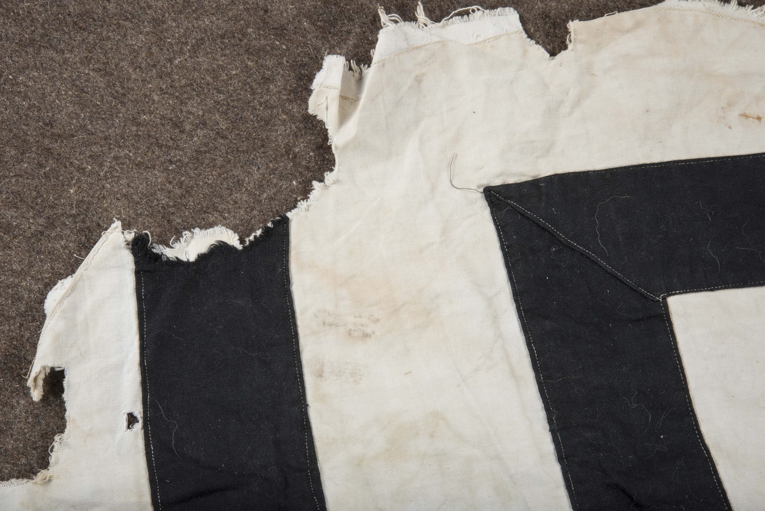 German flag center roundel size 75 cm — image 3