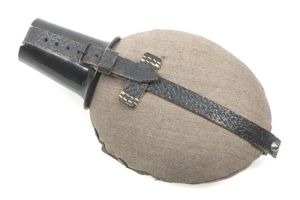 Unissued M42 canteen marked MN 1944
