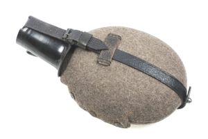 Rare M31 canteen marked HRE 43