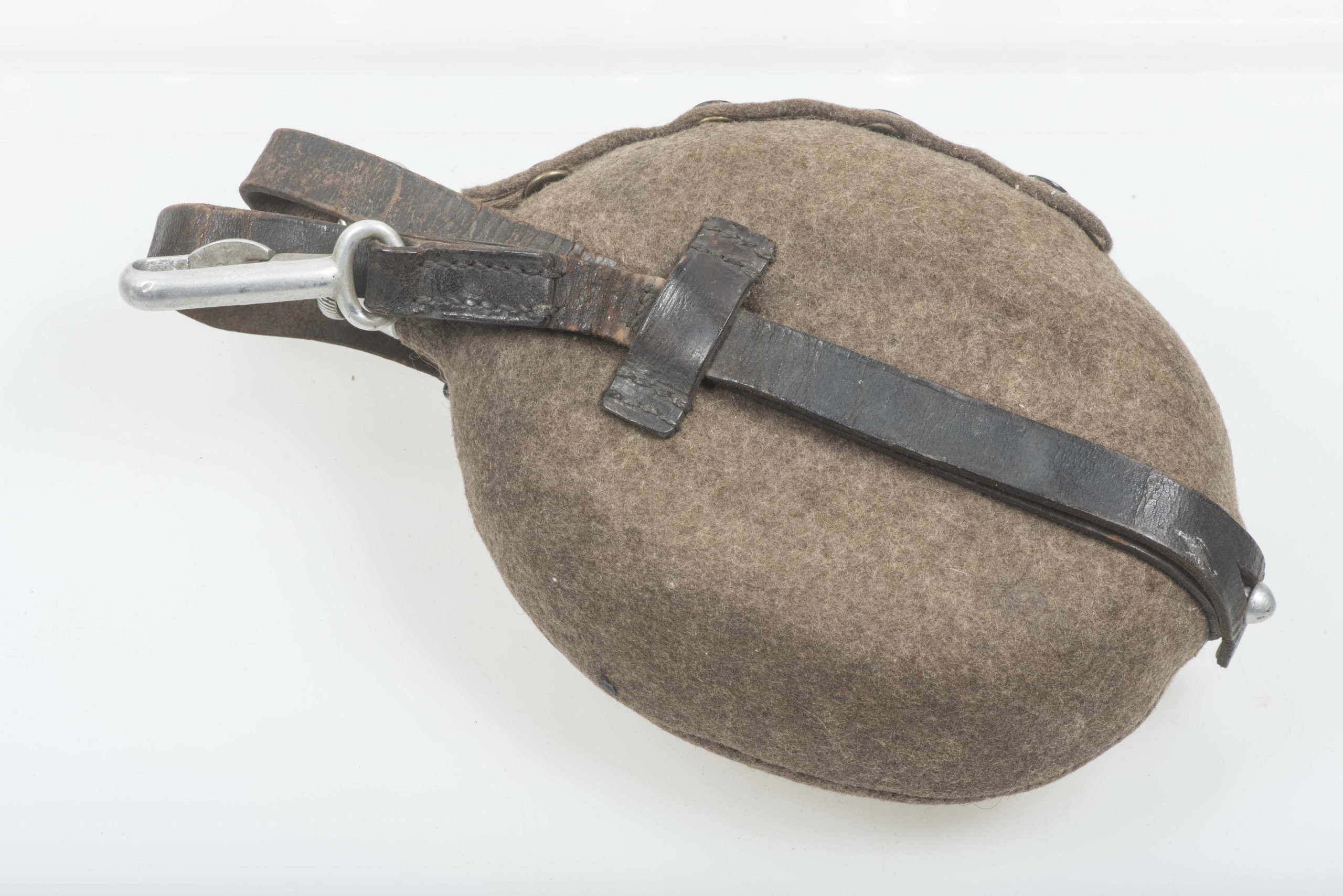 M31 canteen marked HJB 37 — image 2