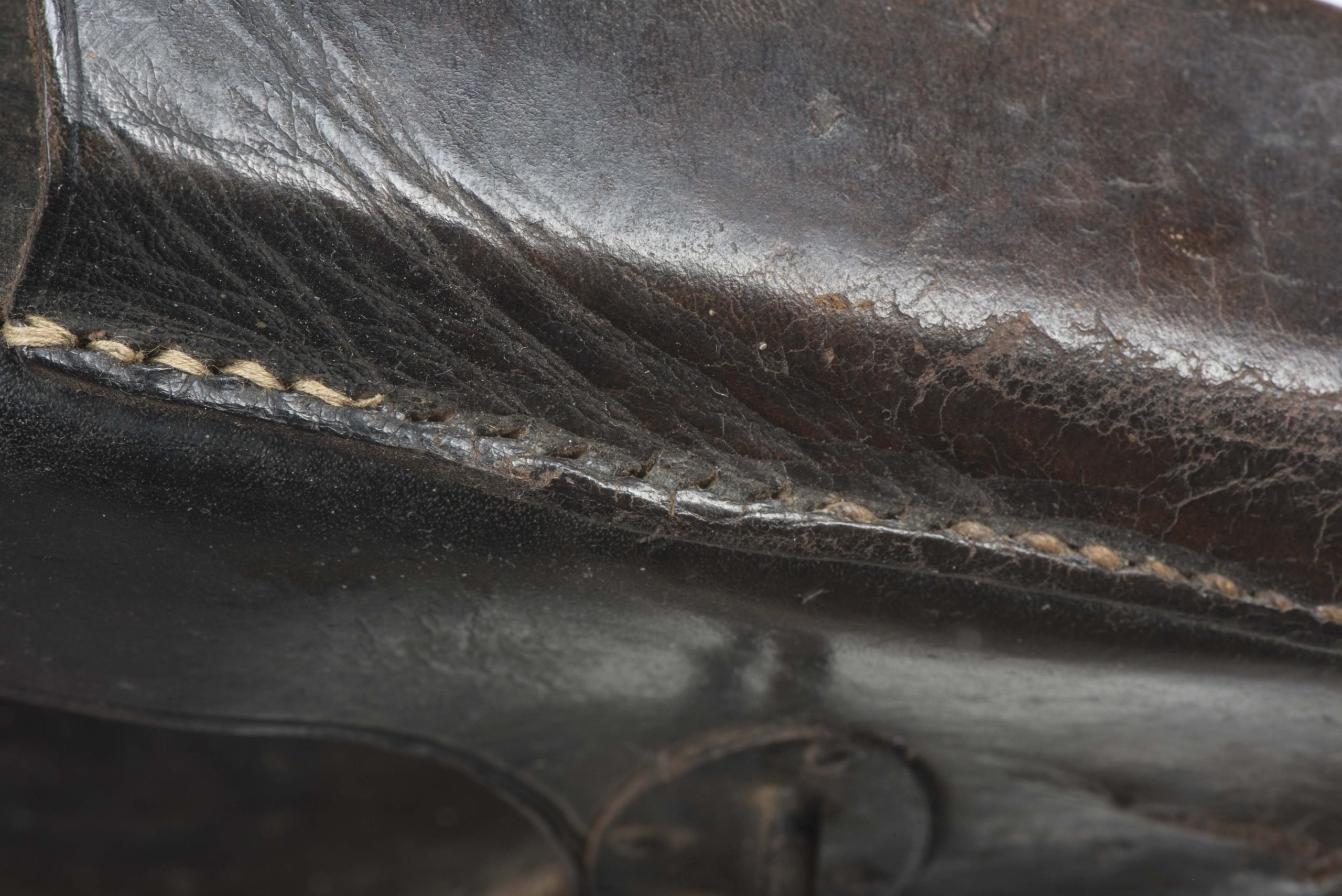 Battledamaged P38 holster marked CWW 1941 — image 13