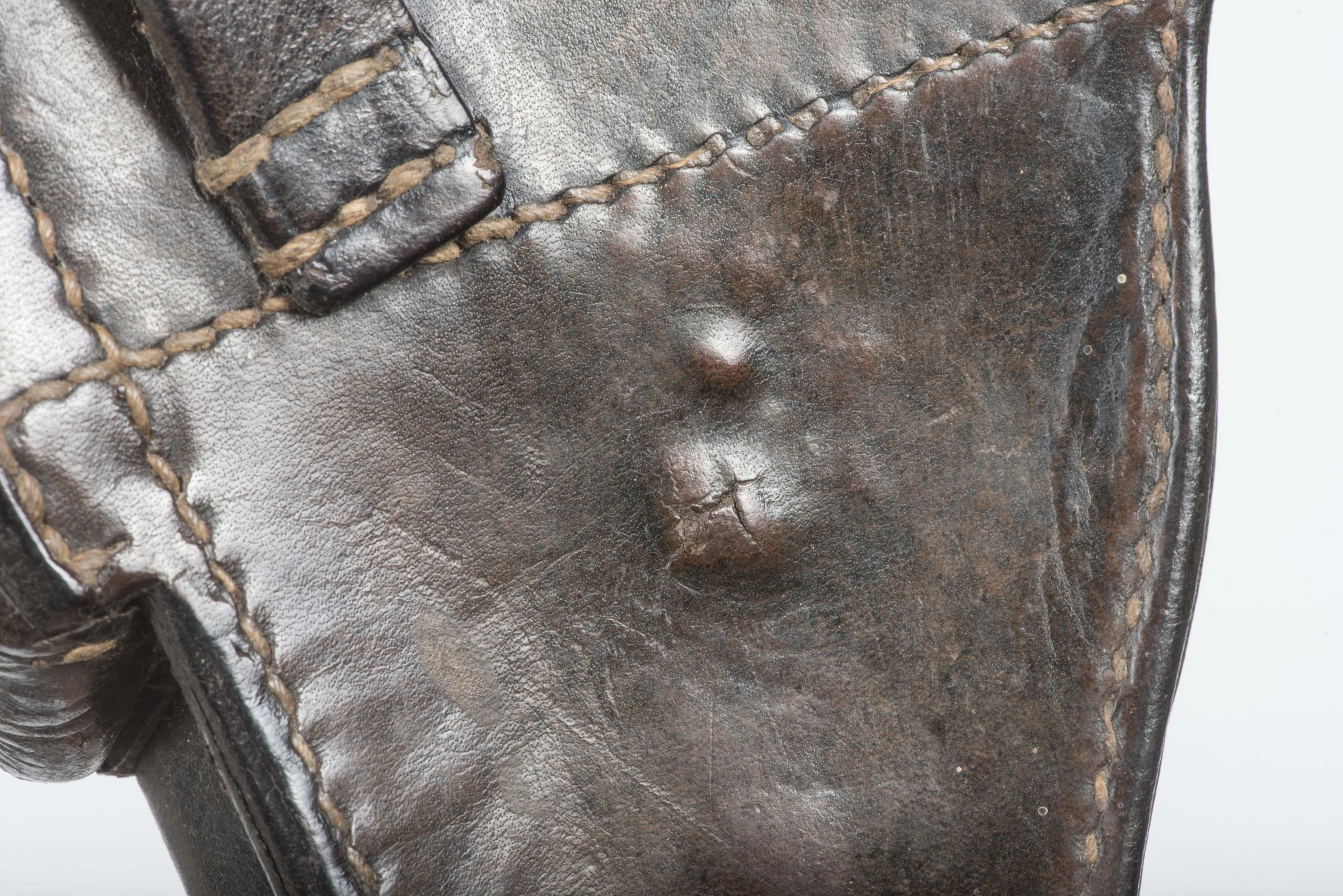 Battledamaged P38 holster marked CWW 1941 — image 6