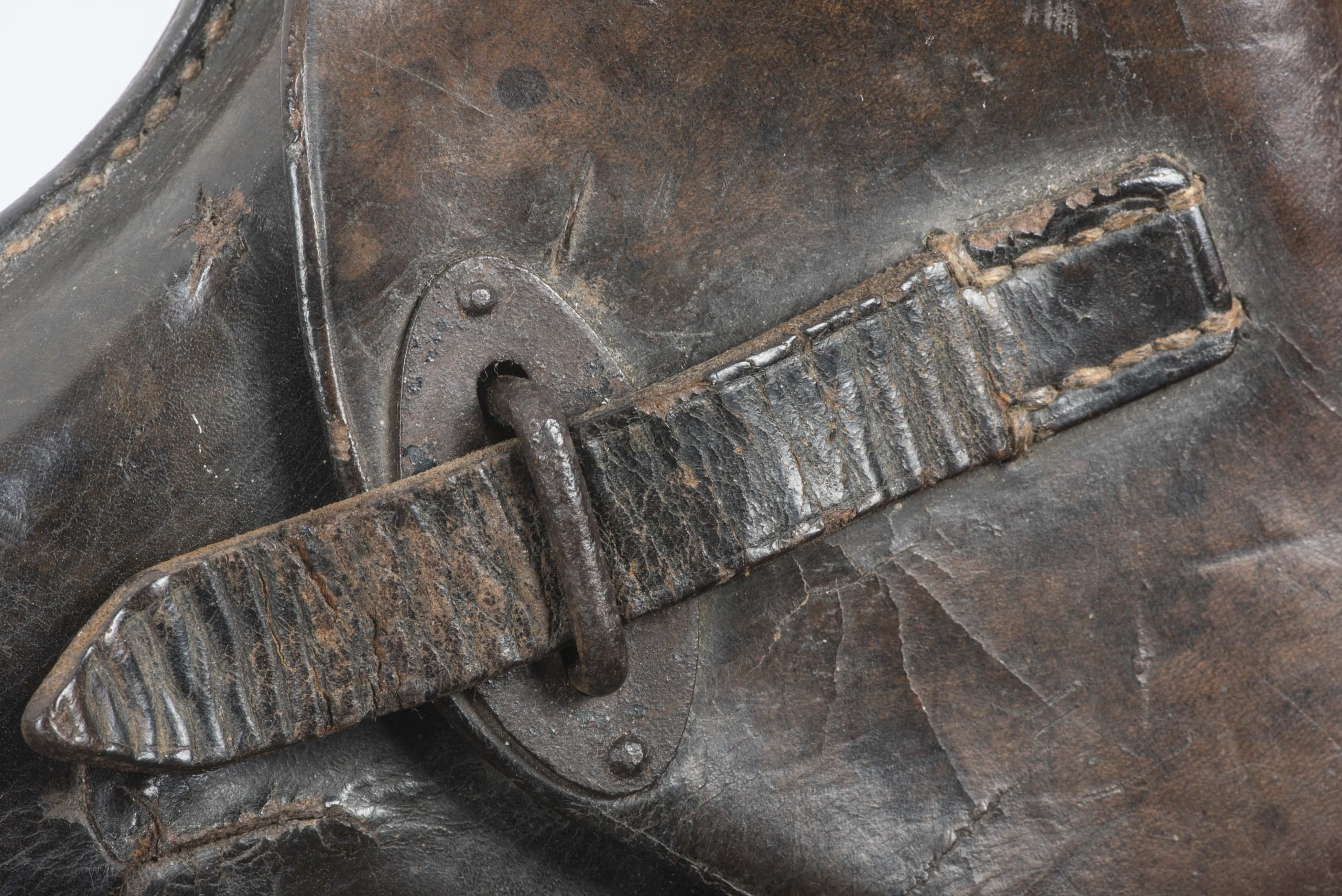 Battledamaged P38 holster marked CWW 1941 — image 8