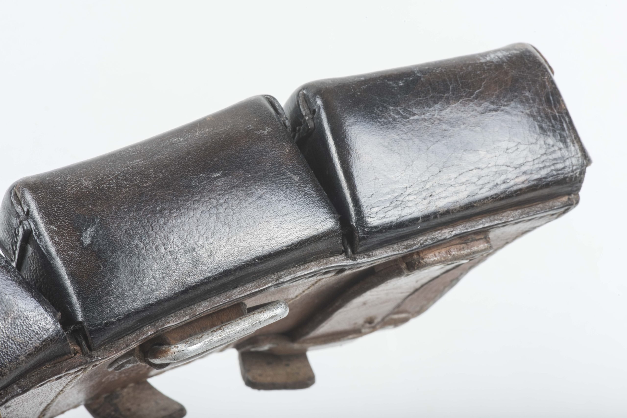 K98 ammunition pouch marked Erich Schüler, Hamburg 1937 — image 6