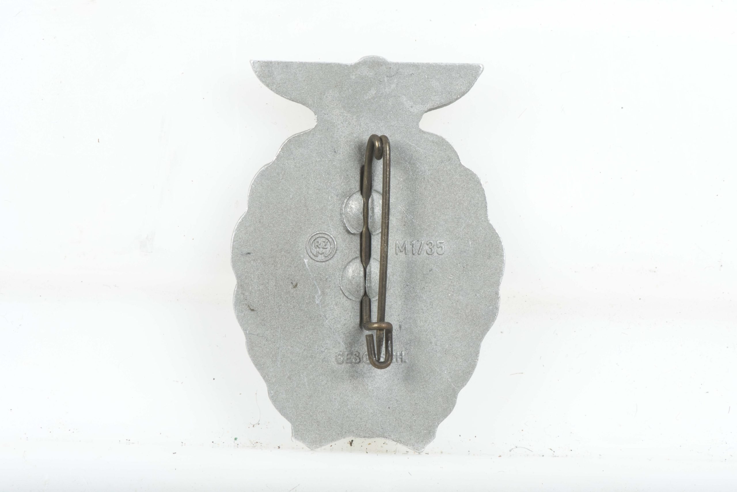 SA Treffen Braunschweig 1931 badge marked RZM M1/35 Ges. Gesch. — image 2