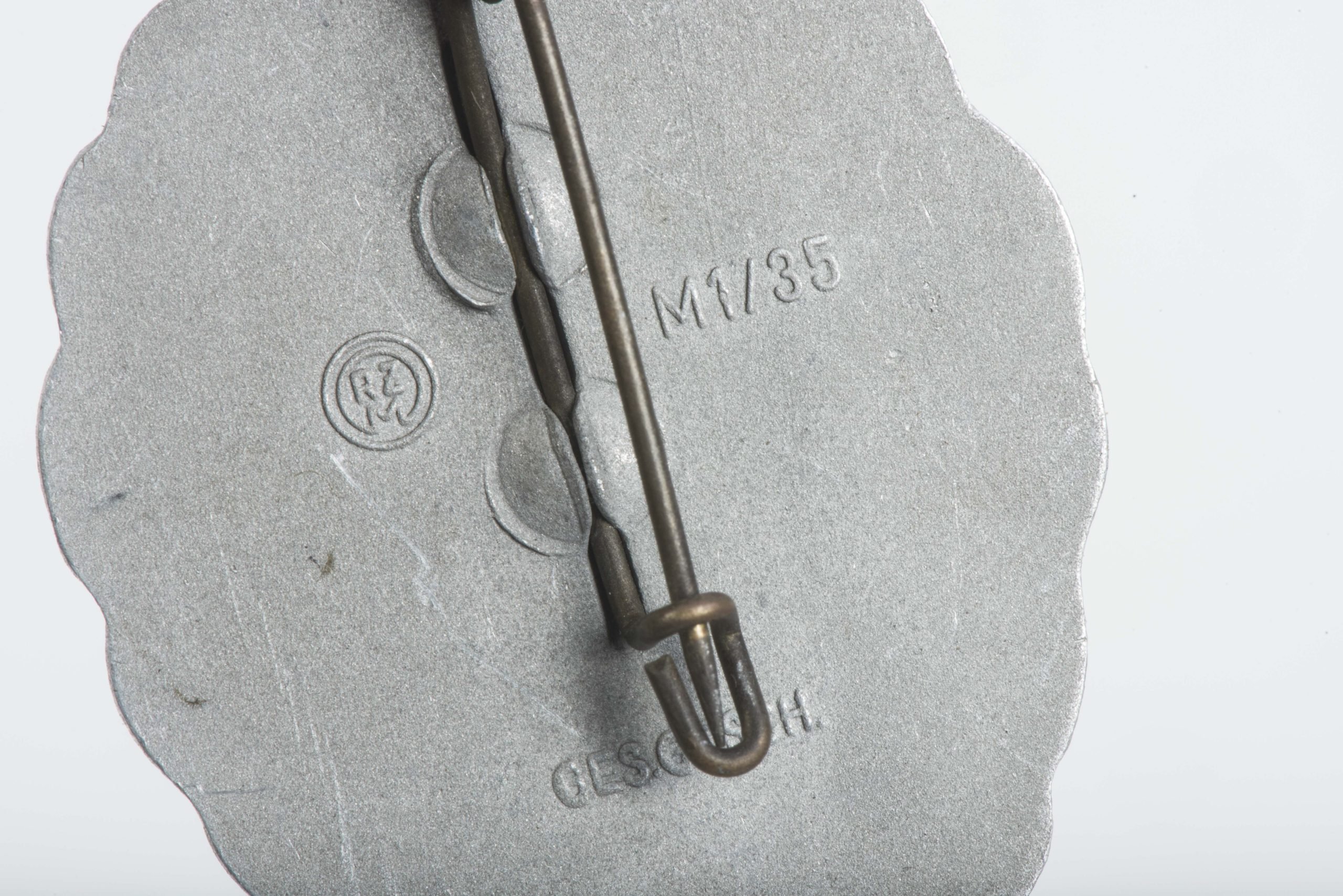 SA Treffen Braunschweig 1931 badge marked RZM M1/35 Ges. Gesch. — image 3