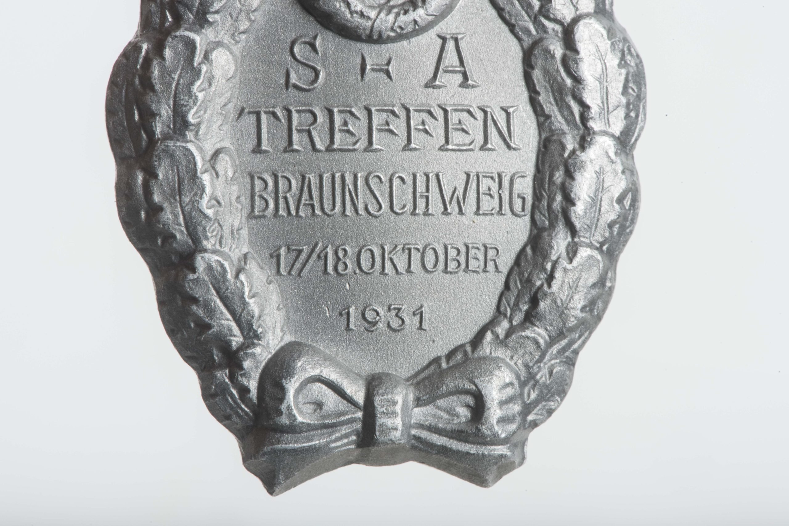 SA Treffen Braunschweig 1931 badge marked RZM M1/35 Ges. Gesch. — image 5
