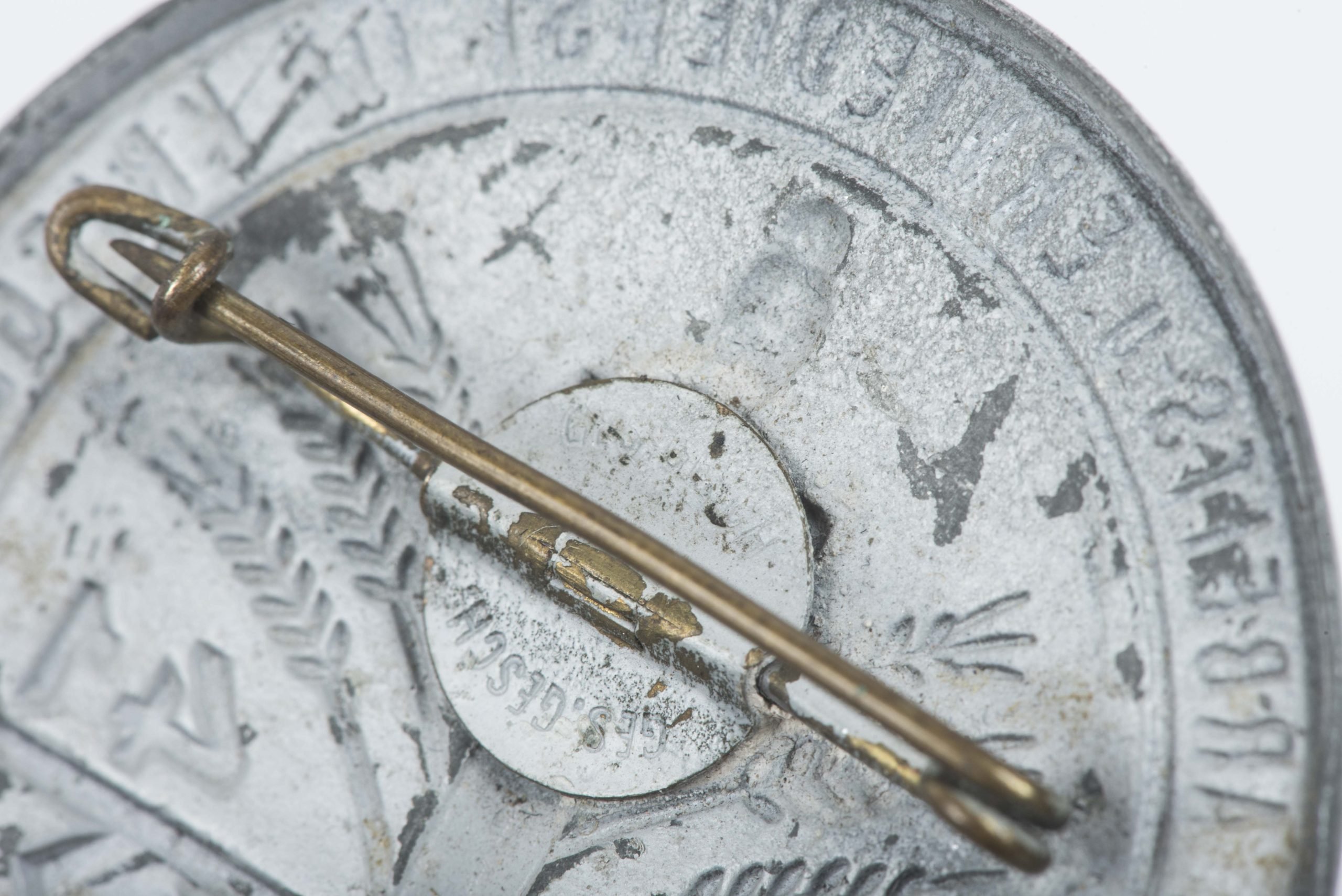 Rare Hitlerjugend badge Fur Arbeits u. Erntedienst im Kriege Steirische Hitler-Jugend 1941 — image 6