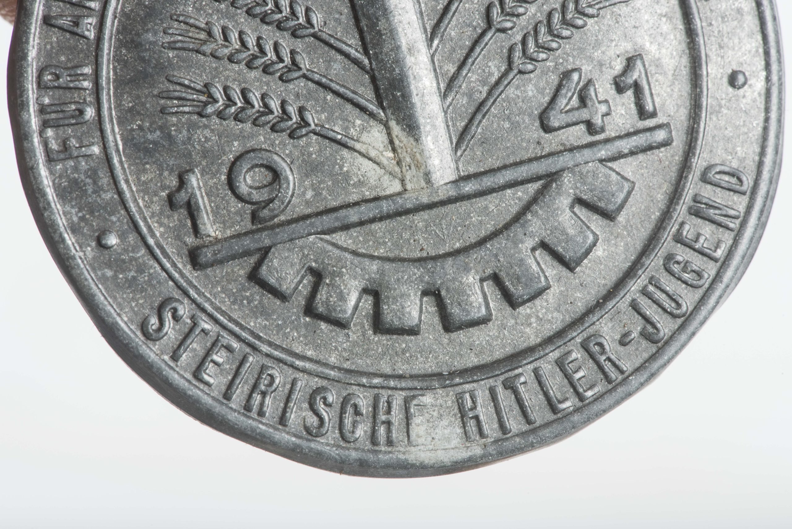 Rare Hitlerjugend badge Fur Arbeits u. Erntedienst im Kriege Steirische Hitler-Jugend 1941 — image 9