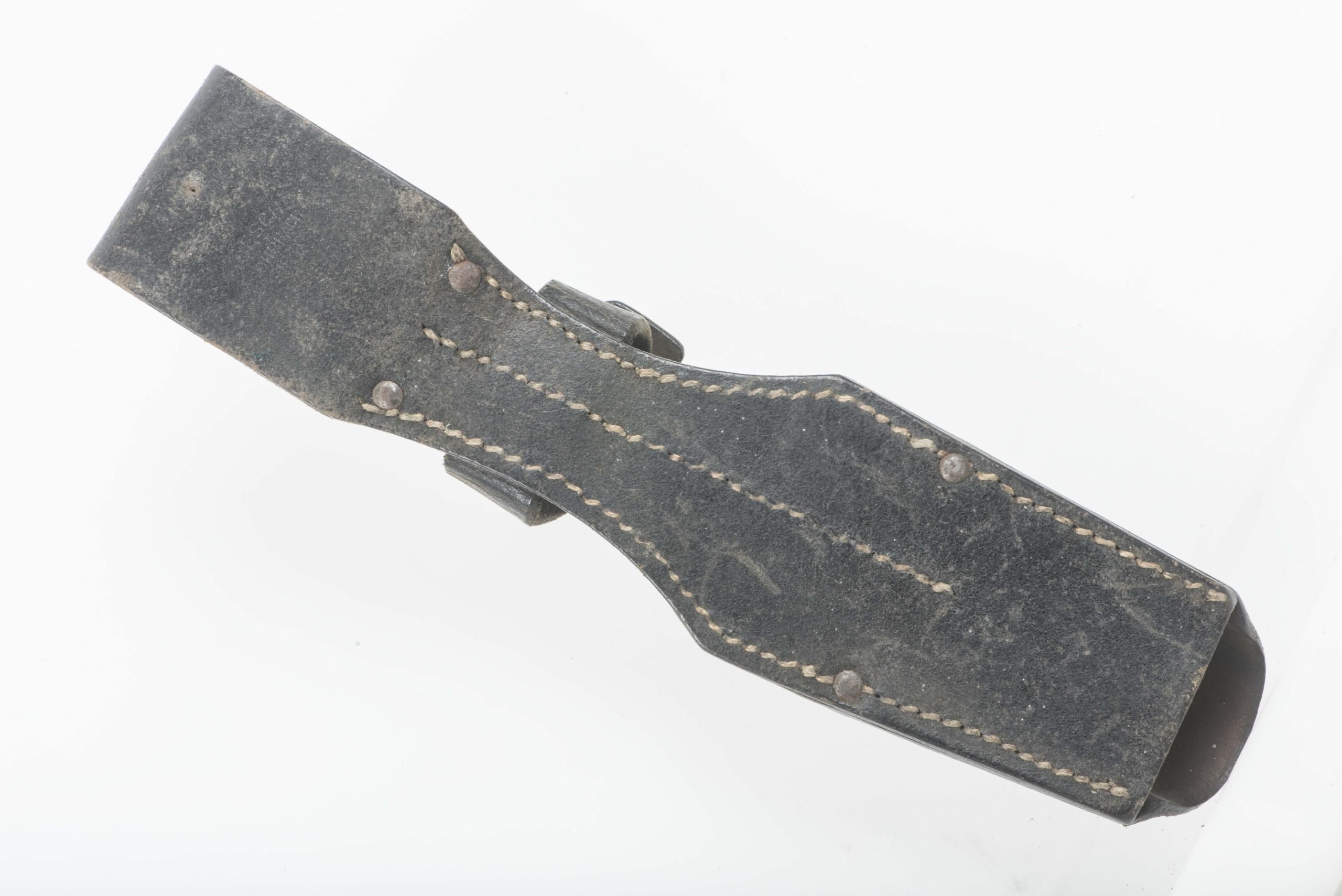K98 bayonet frog marked Poeschl Rohrbach 1940 — image 2