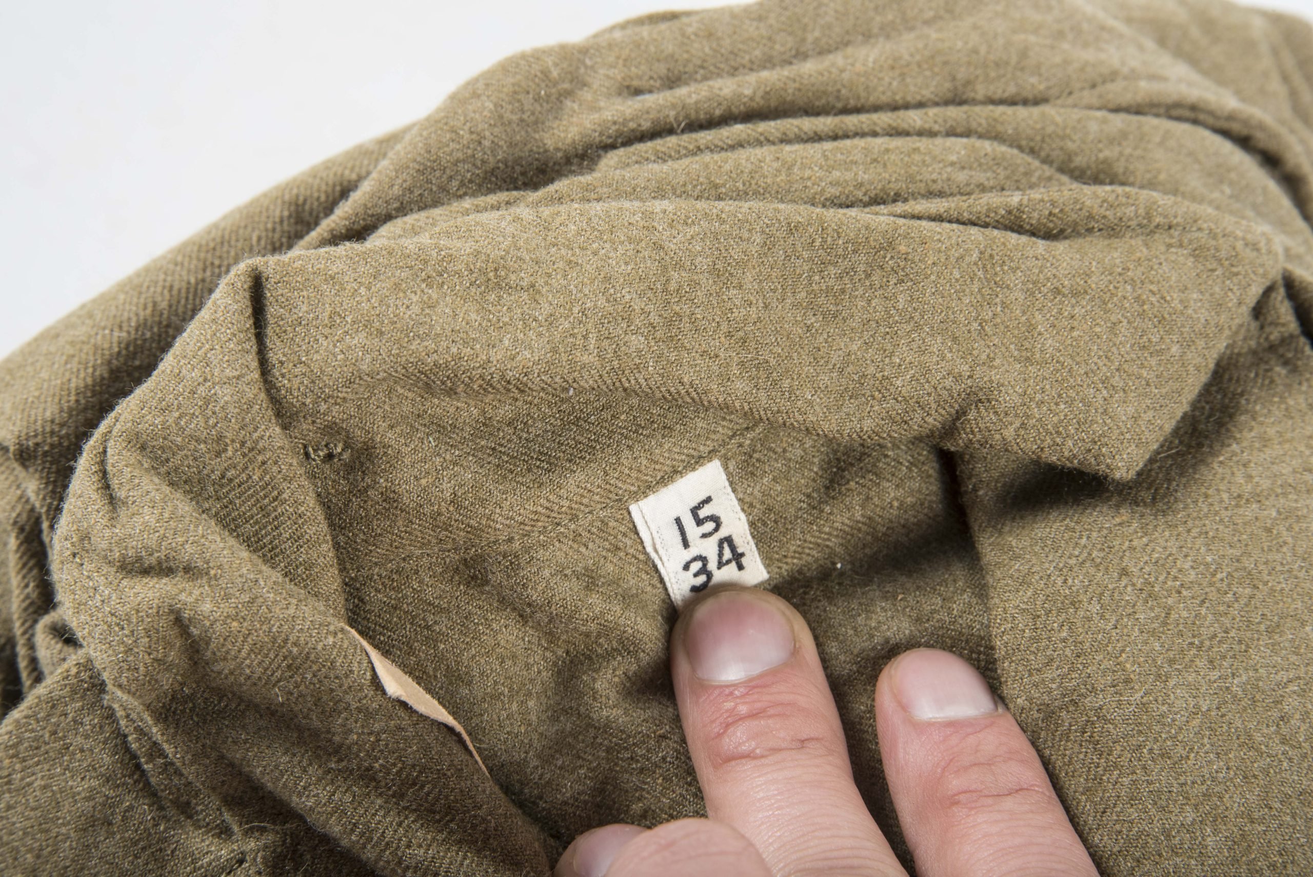 Unissued Quartermaster bundle of 10 US Wool shirts with cutter tags size 15×34 — image 3