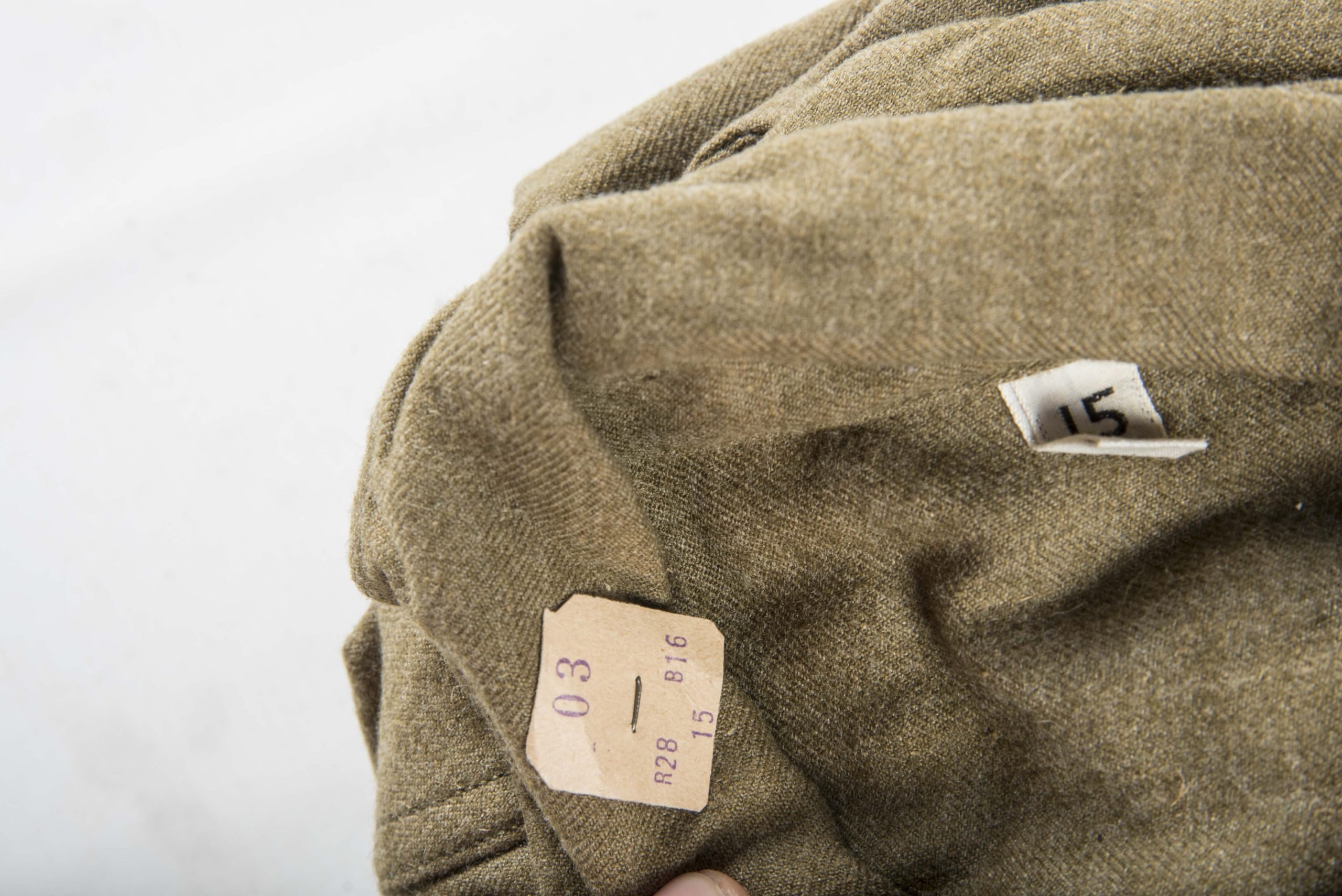 Unissued Quartermaster bundle of 10 US Wool shirts with cutter tags size 15×34 — image 4